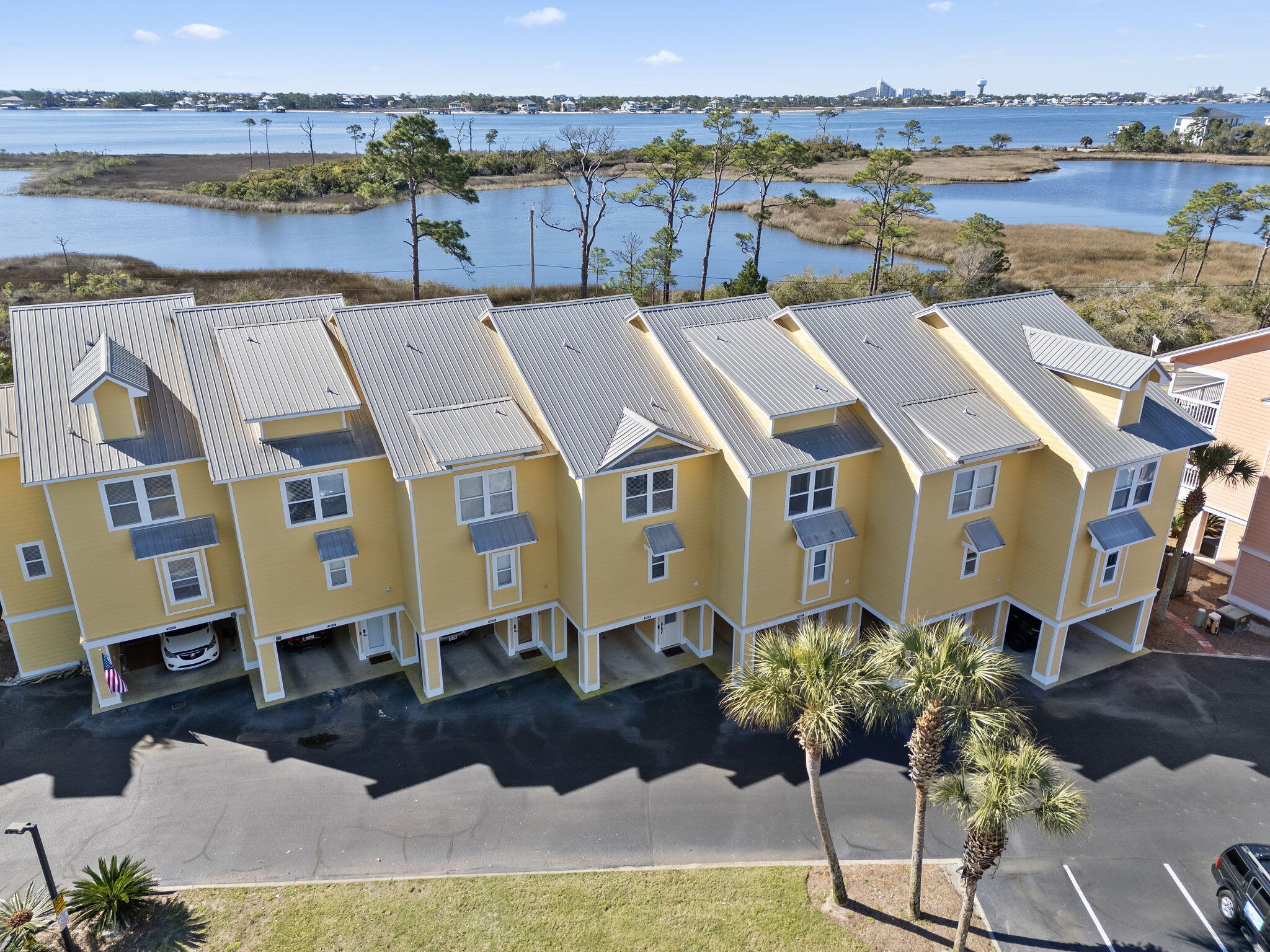 INNERARITY POINT TOWNHOMES - Residential