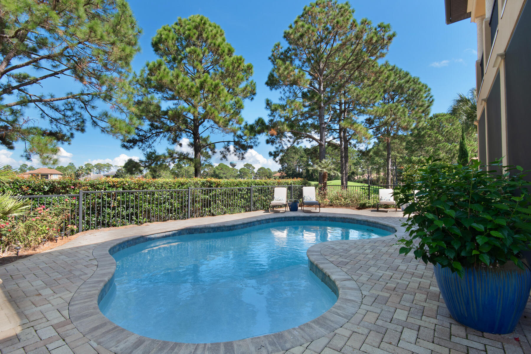 BURNT PINE - Residential
