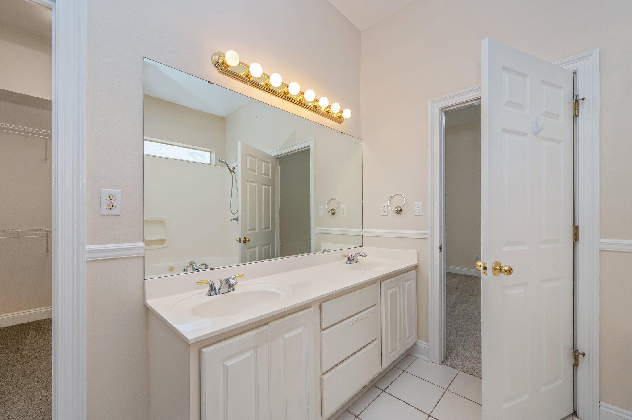 GLENWOOD CRT - Residential Lease