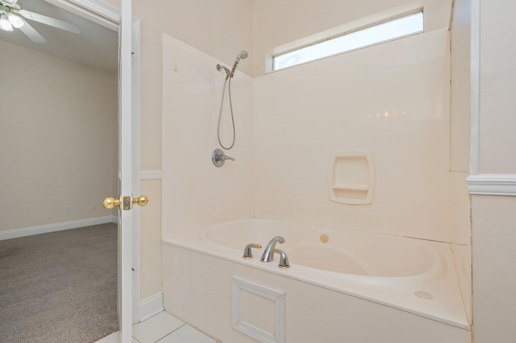 GLENWOOD CRT - Residential Lease