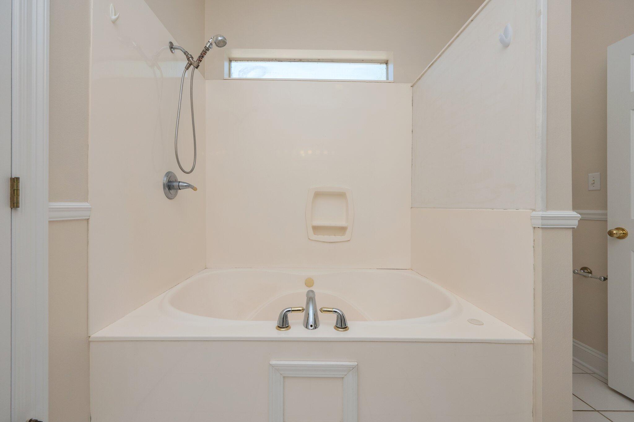 GLENWOOD CRT - Residential Lease