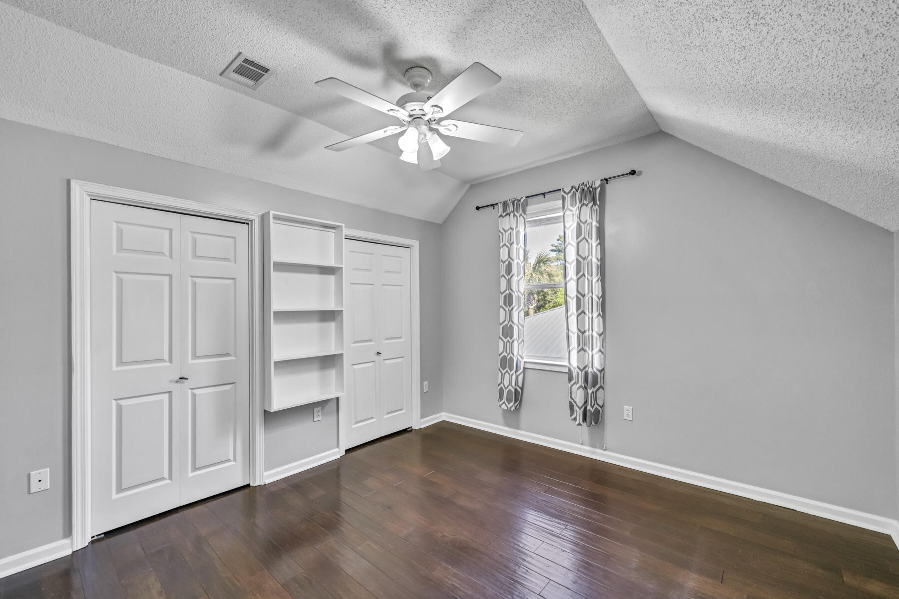 SEA DUNES - Residential