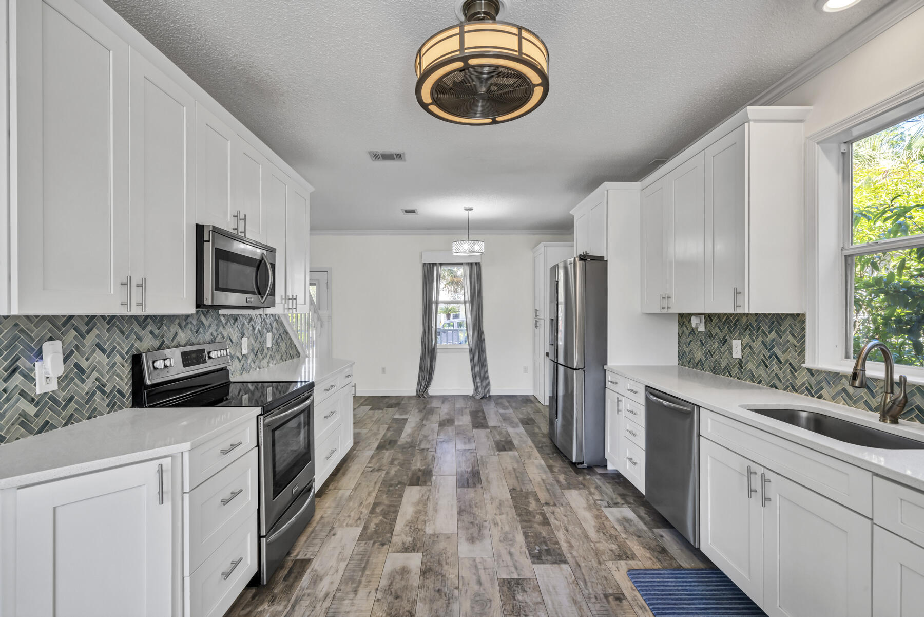 SEA DUNES - Residential