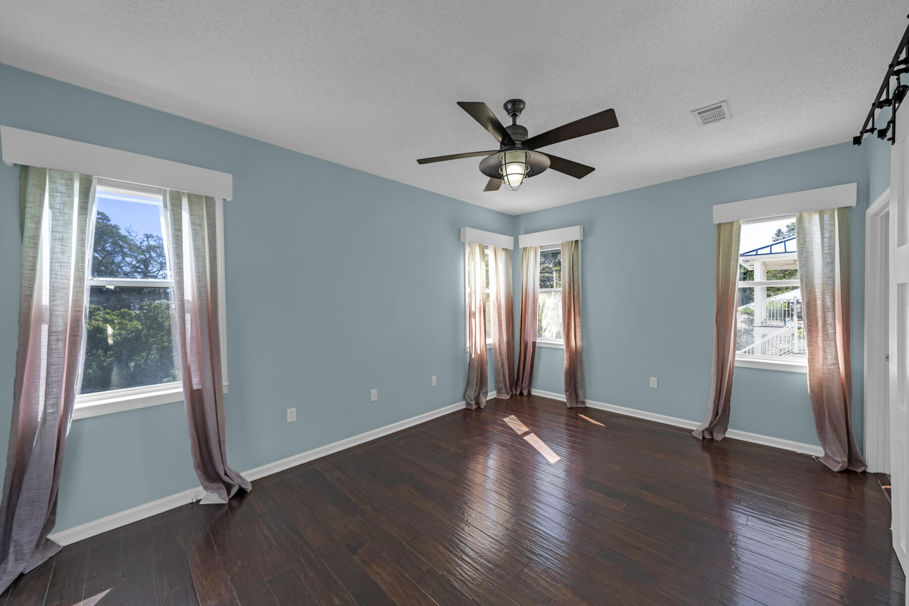 SEA DUNES - Residential