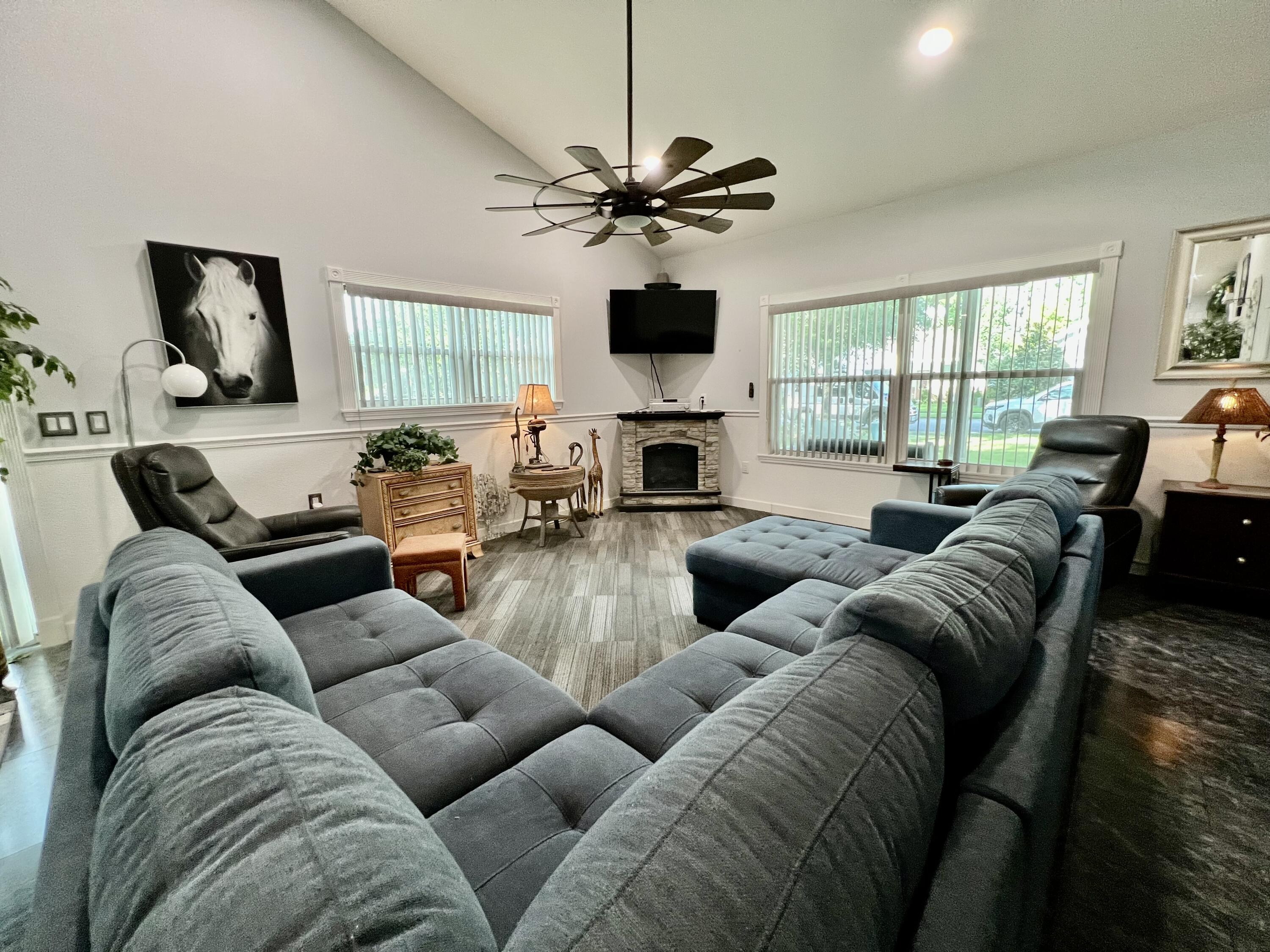 LAGRANGE LANDING - Residential
