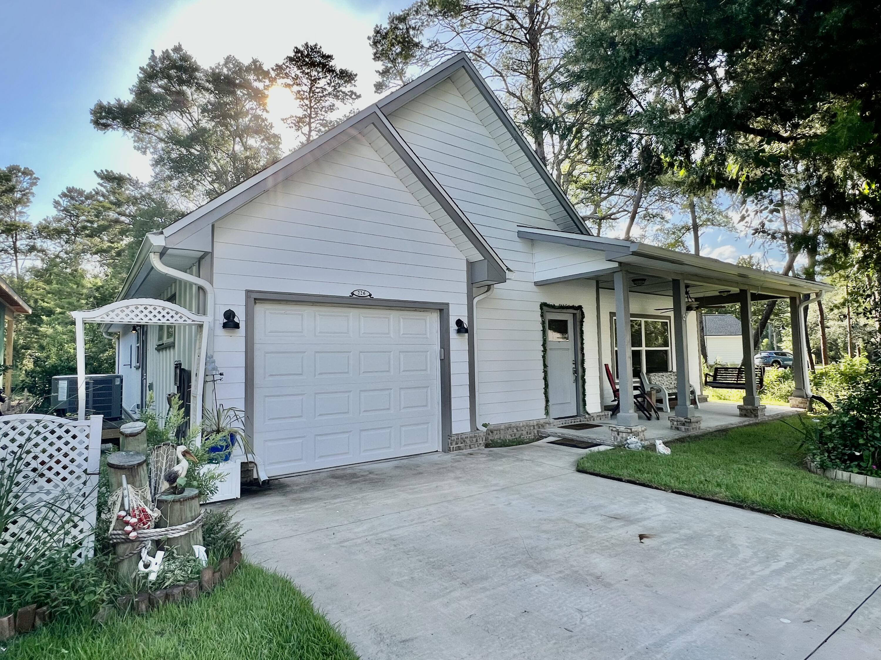 LAGRANGE LANDING - Residential