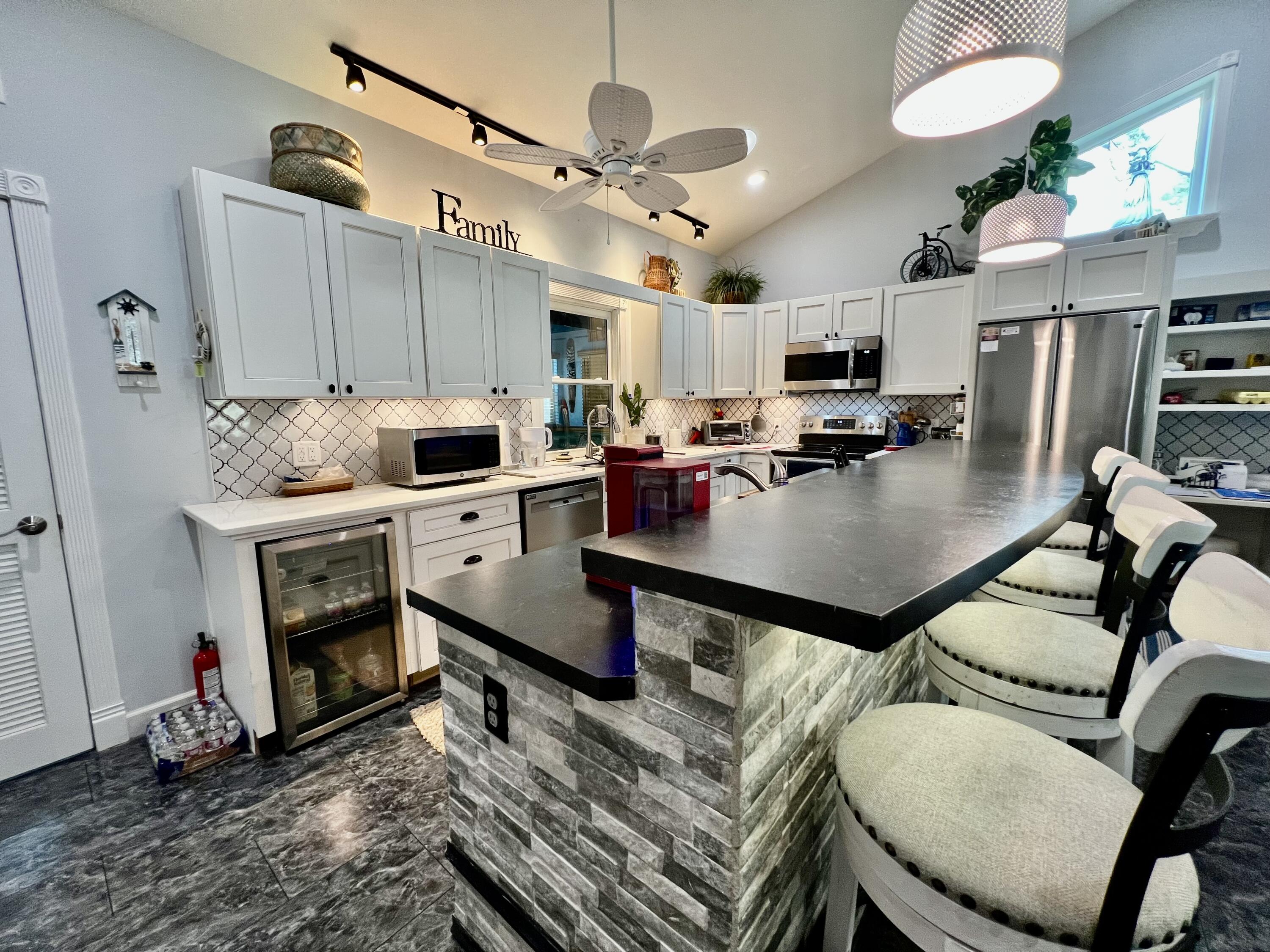 LAGRANGE LANDING - Residential