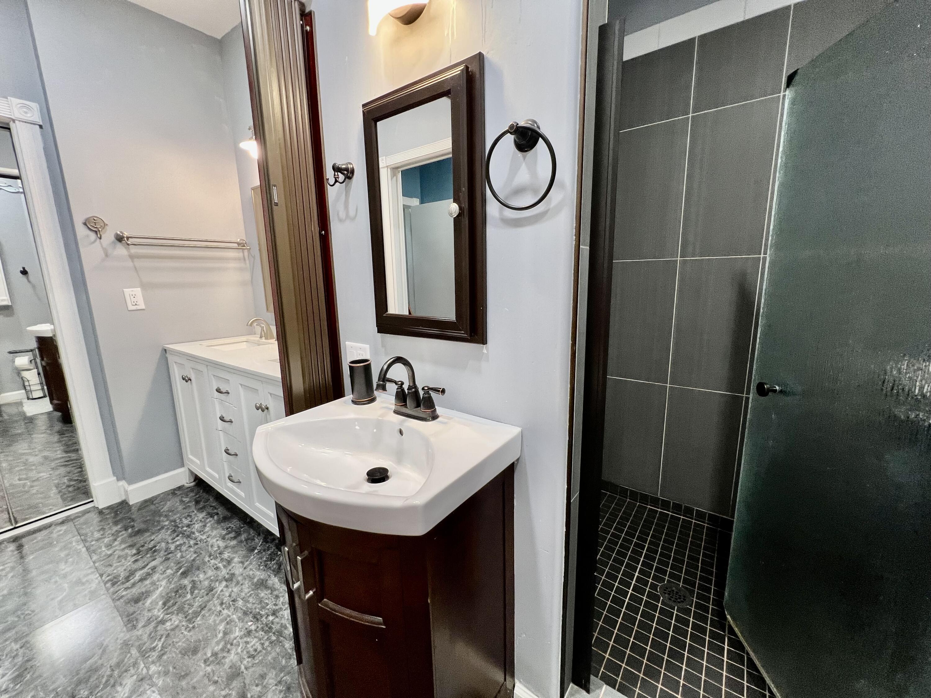 LAGRANGE LANDING - Residential