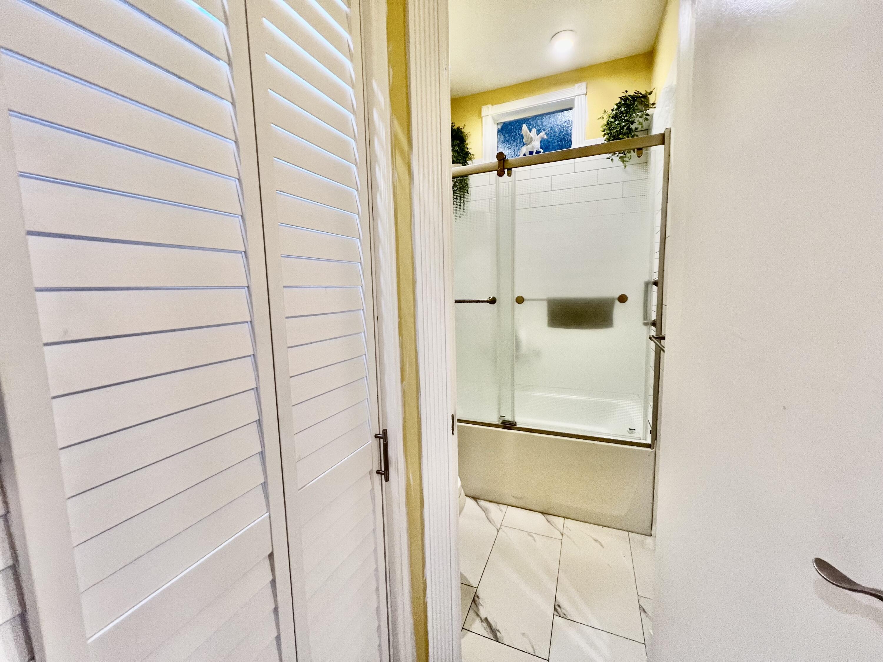 LAGRANGE LANDING - Residential