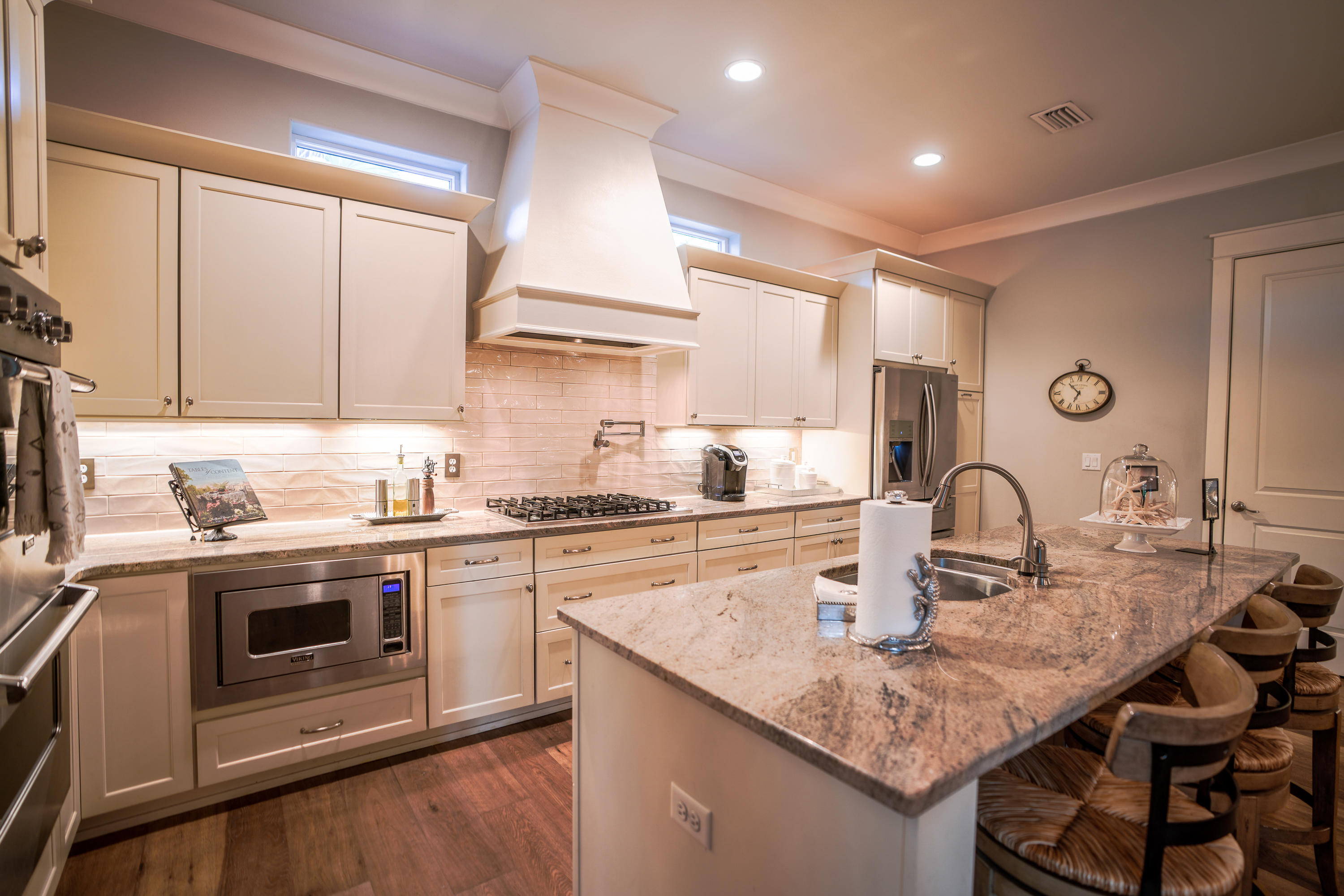 BAYTOWNE AVENUE - Residential