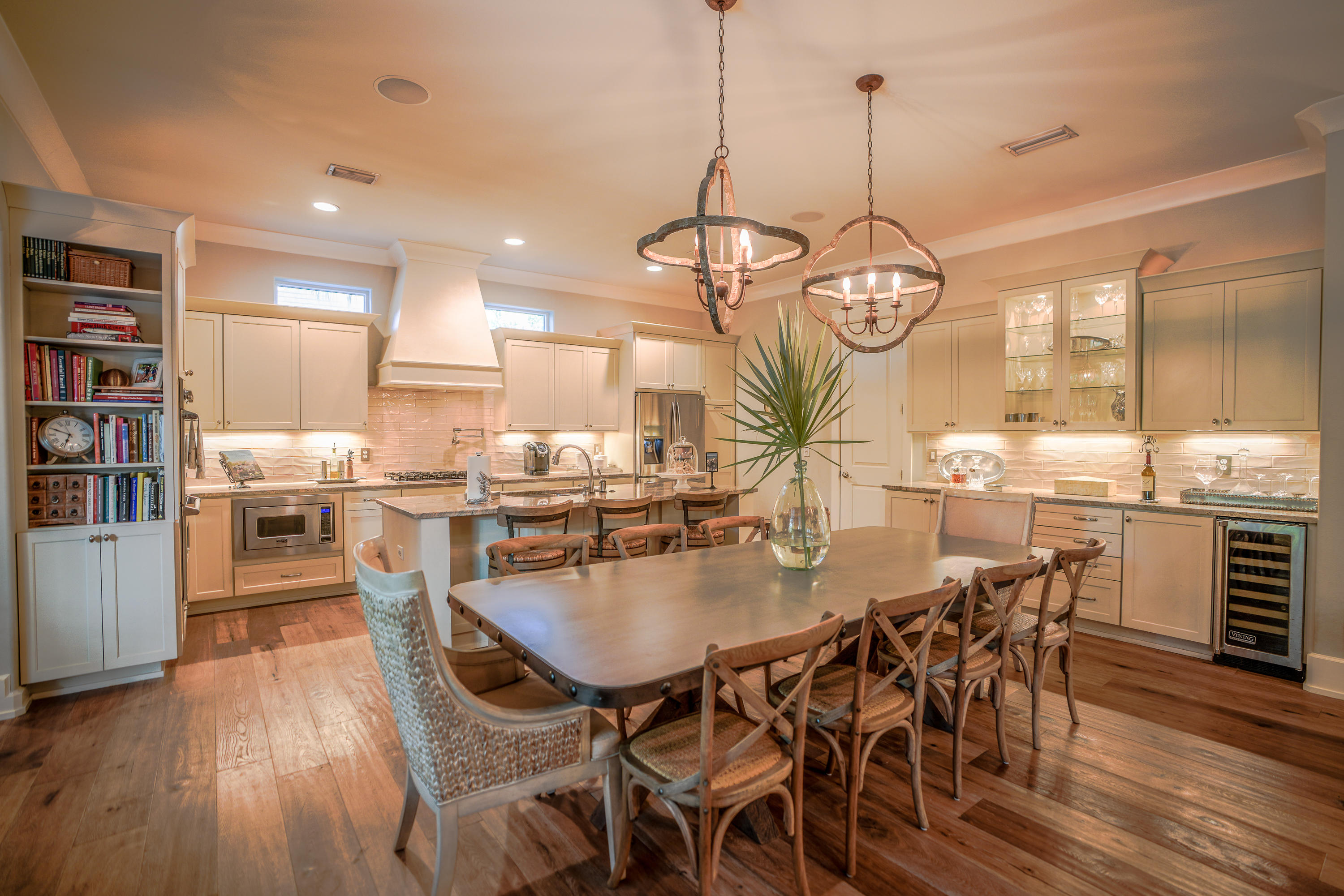 BAYTOWNE AVENUE - Residential