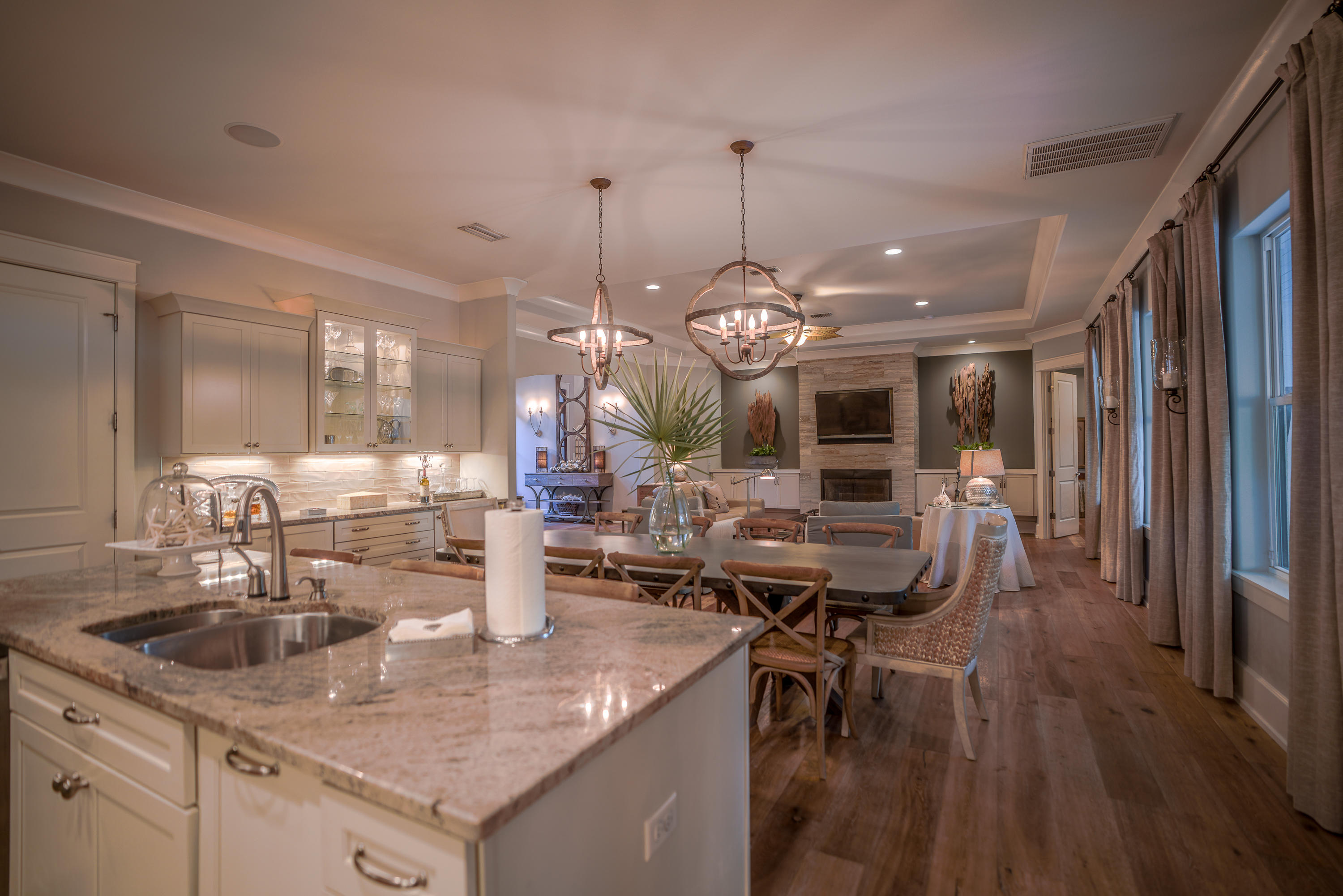 BAYTOWNE AVENUE - Residential