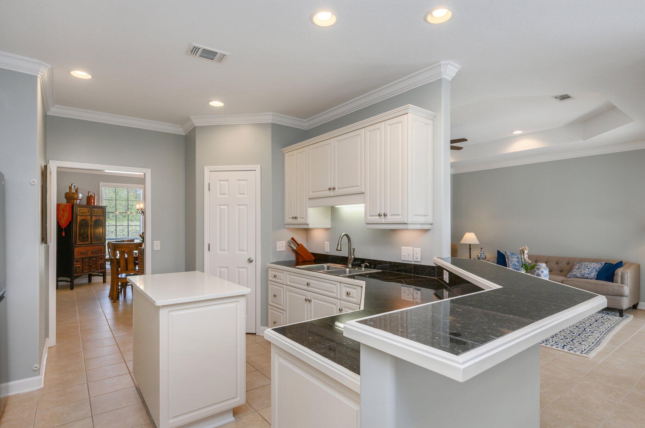 WOODLAWN HEIGHTS - Residential Lease