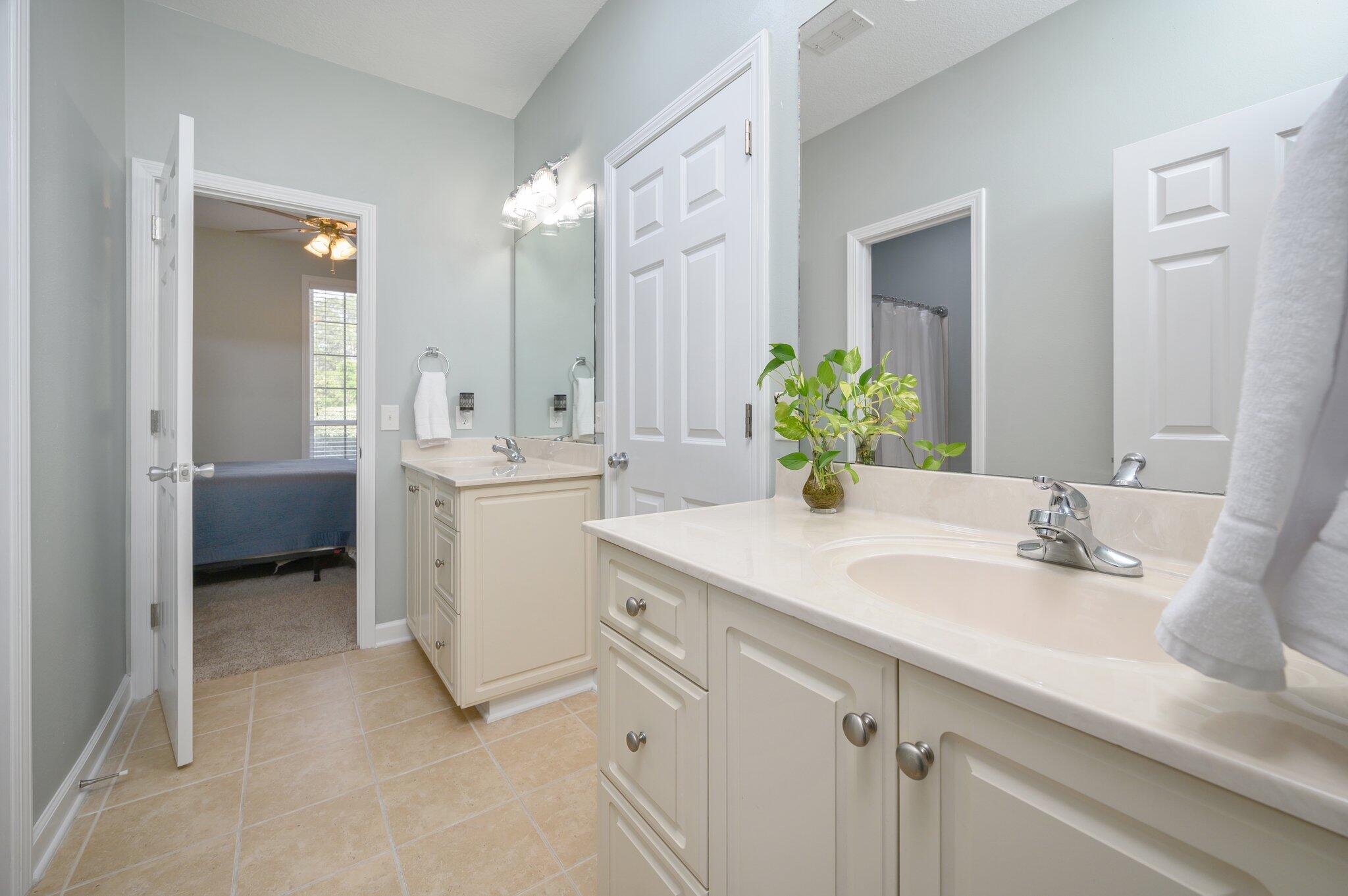 WOODLAWN HEIGHTS - Residential Lease