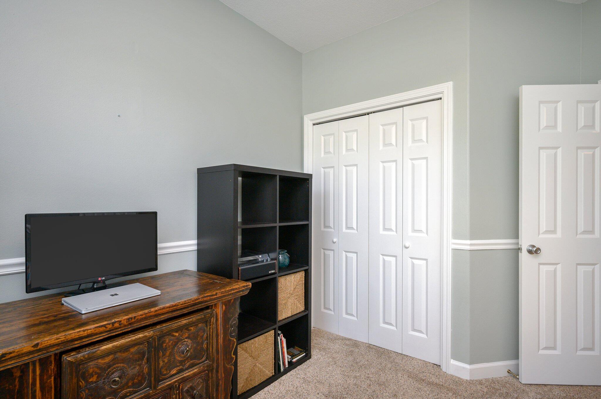 WOODLAWN HEIGHTS - Residential Lease