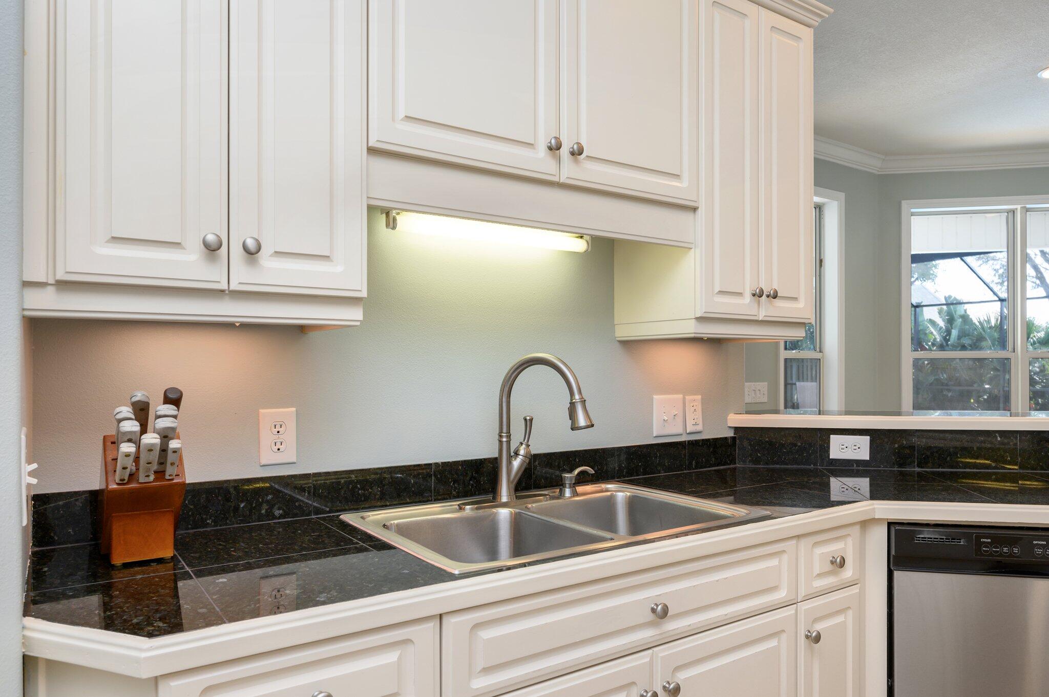 WOODLAWN HEIGHTS - Residential Lease