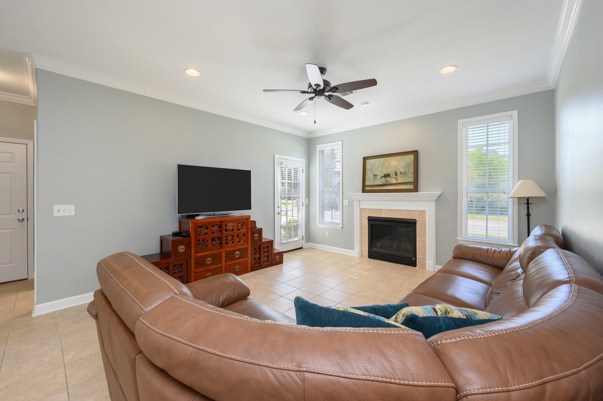 WOODLAWN HEIGHTS - Residential Lease