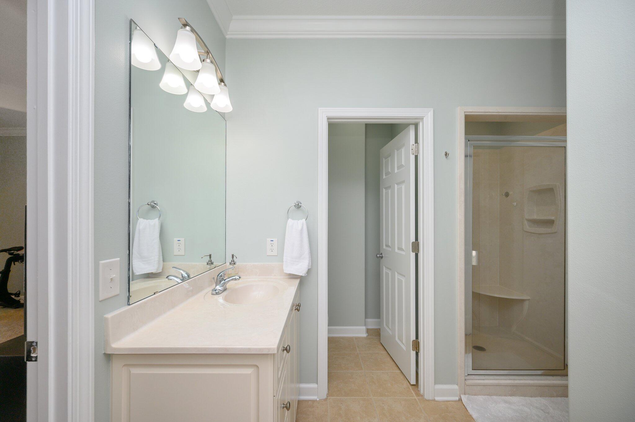 WOODLAWN HEIGHTS - Residential Lease