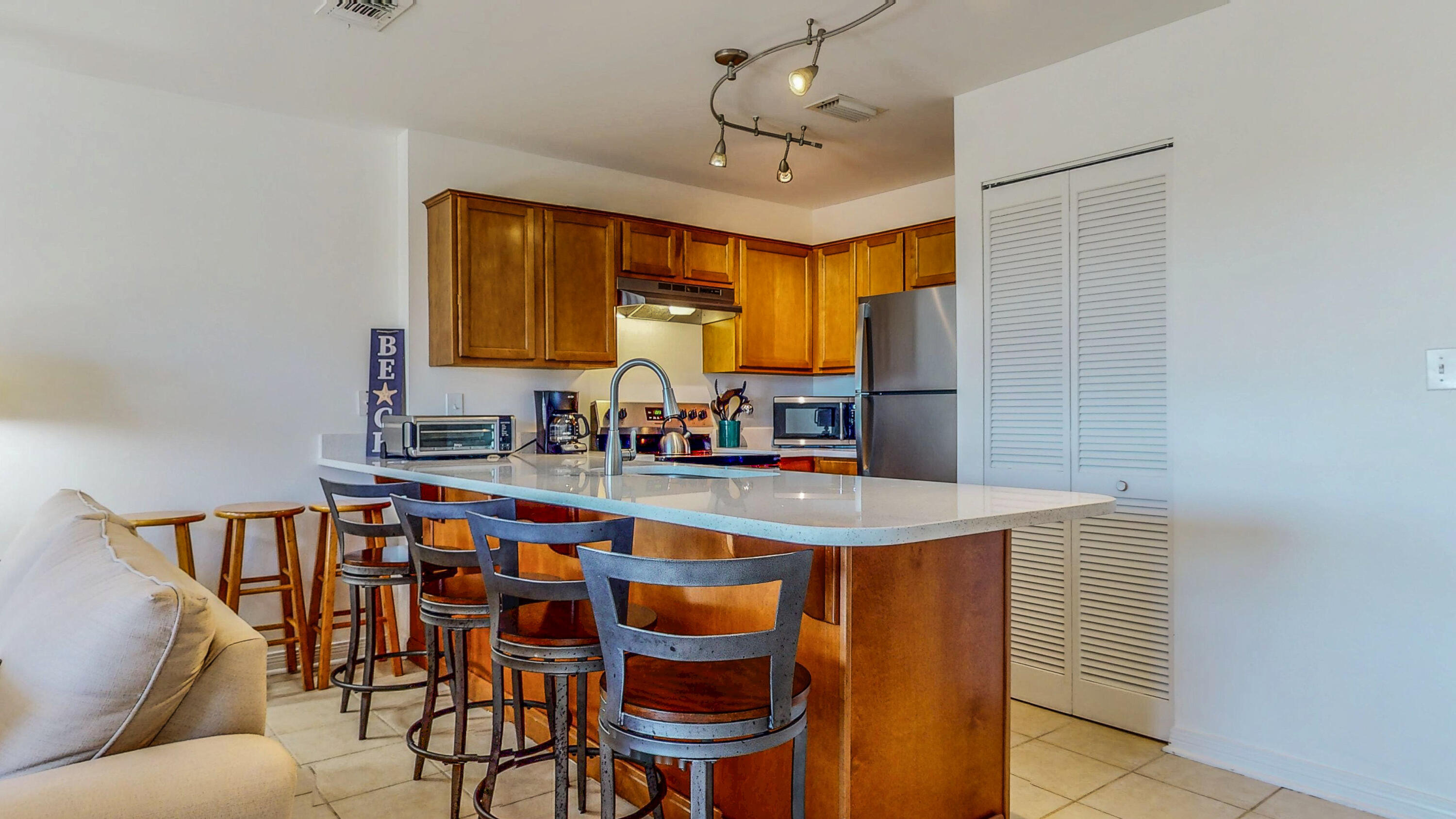 ISLAND SANDS CONDO - Residential