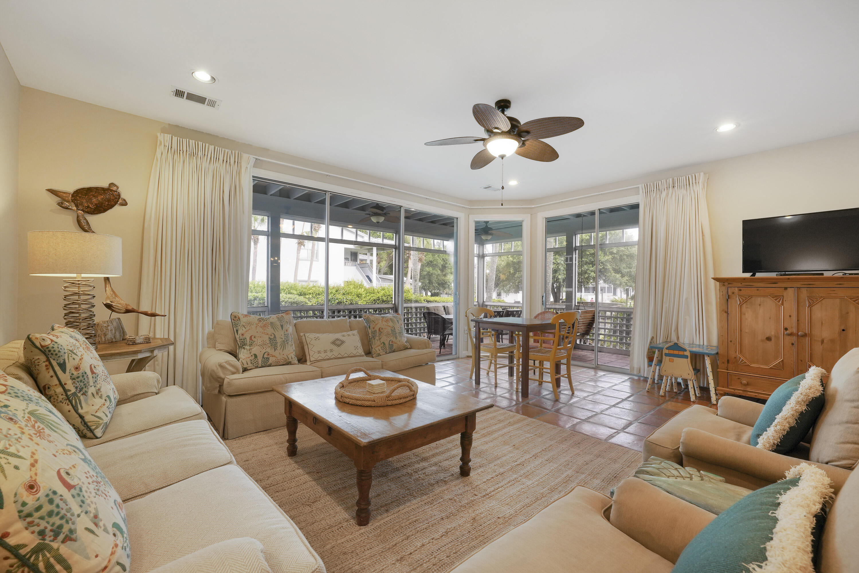 HIDDEN DUNES BEACH VILLAS - Residential