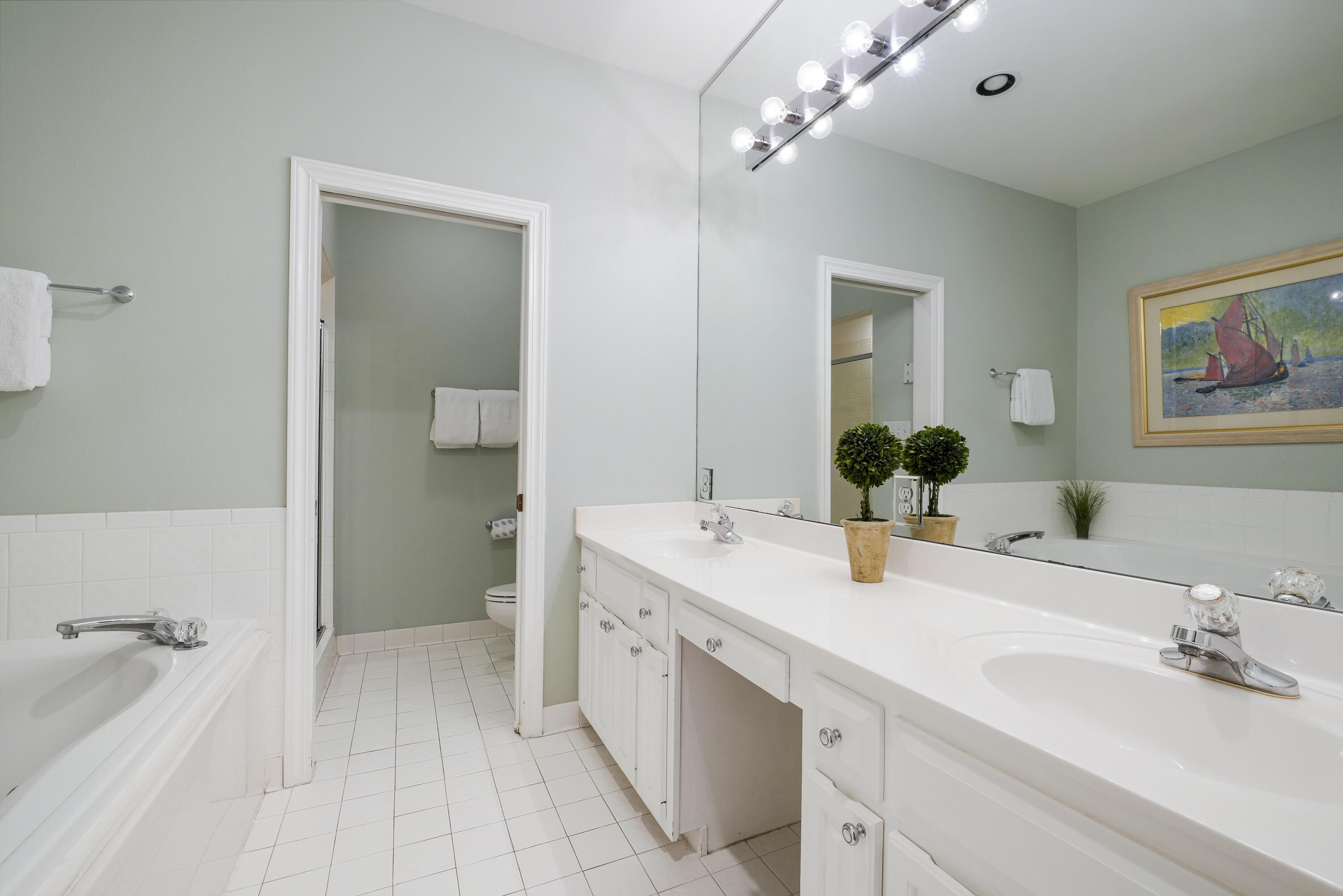 HIDDEN DUNES BEACH VILLAS - Residential