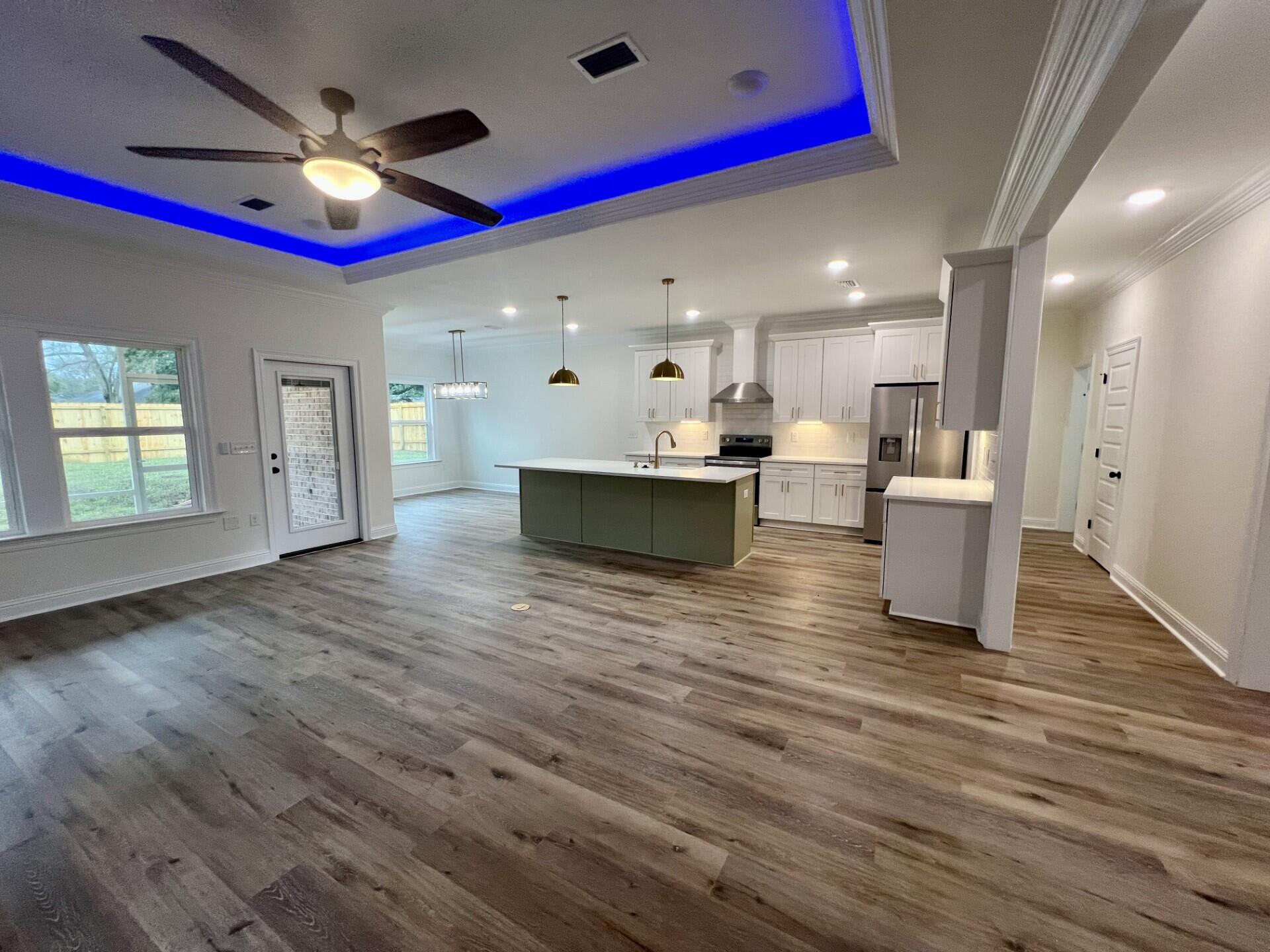 VILLA TASSO TOWN OF - Residential