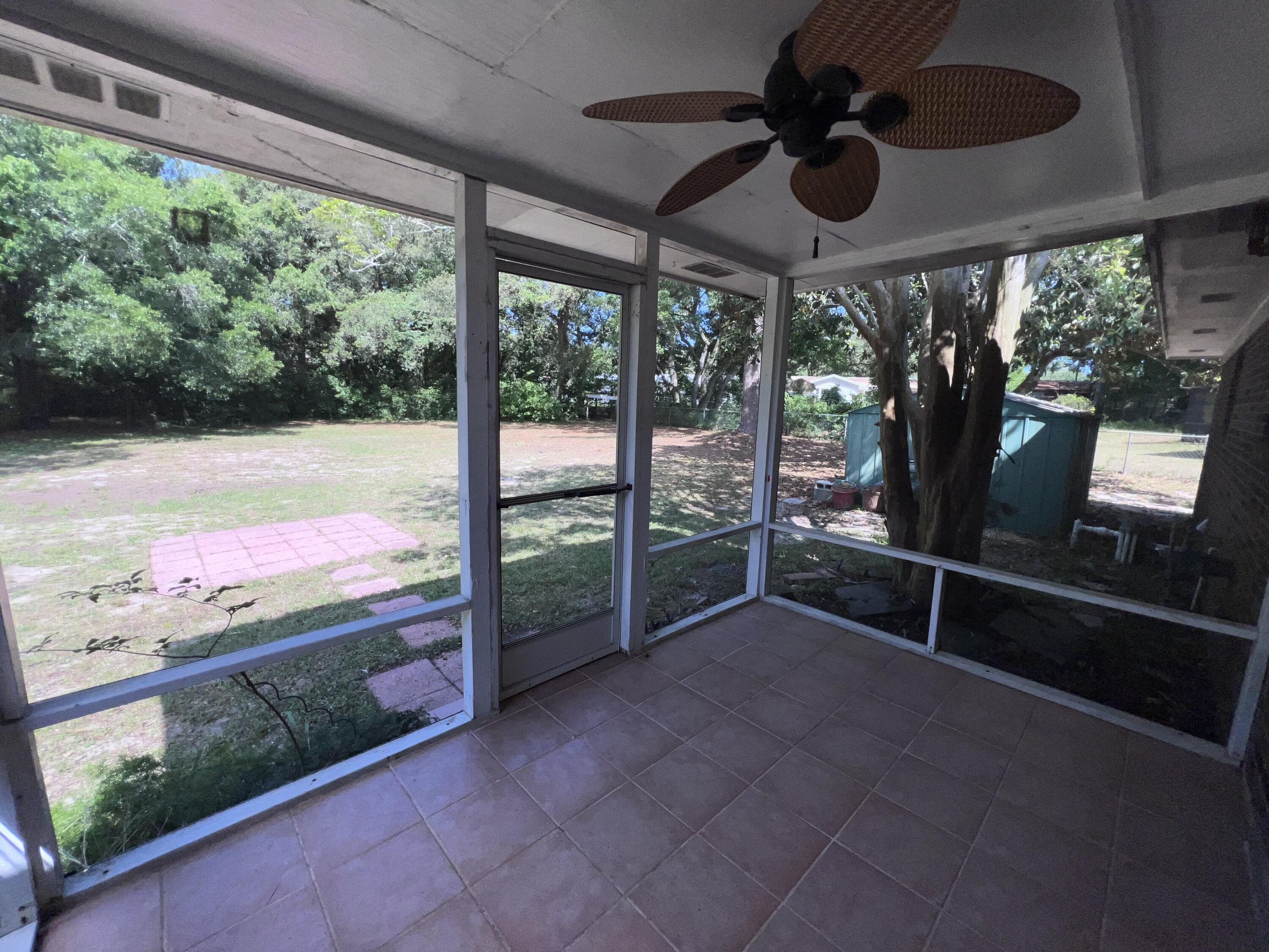 BAYSHORE PARK #3 LOT 5 BLK E - Residential Lease