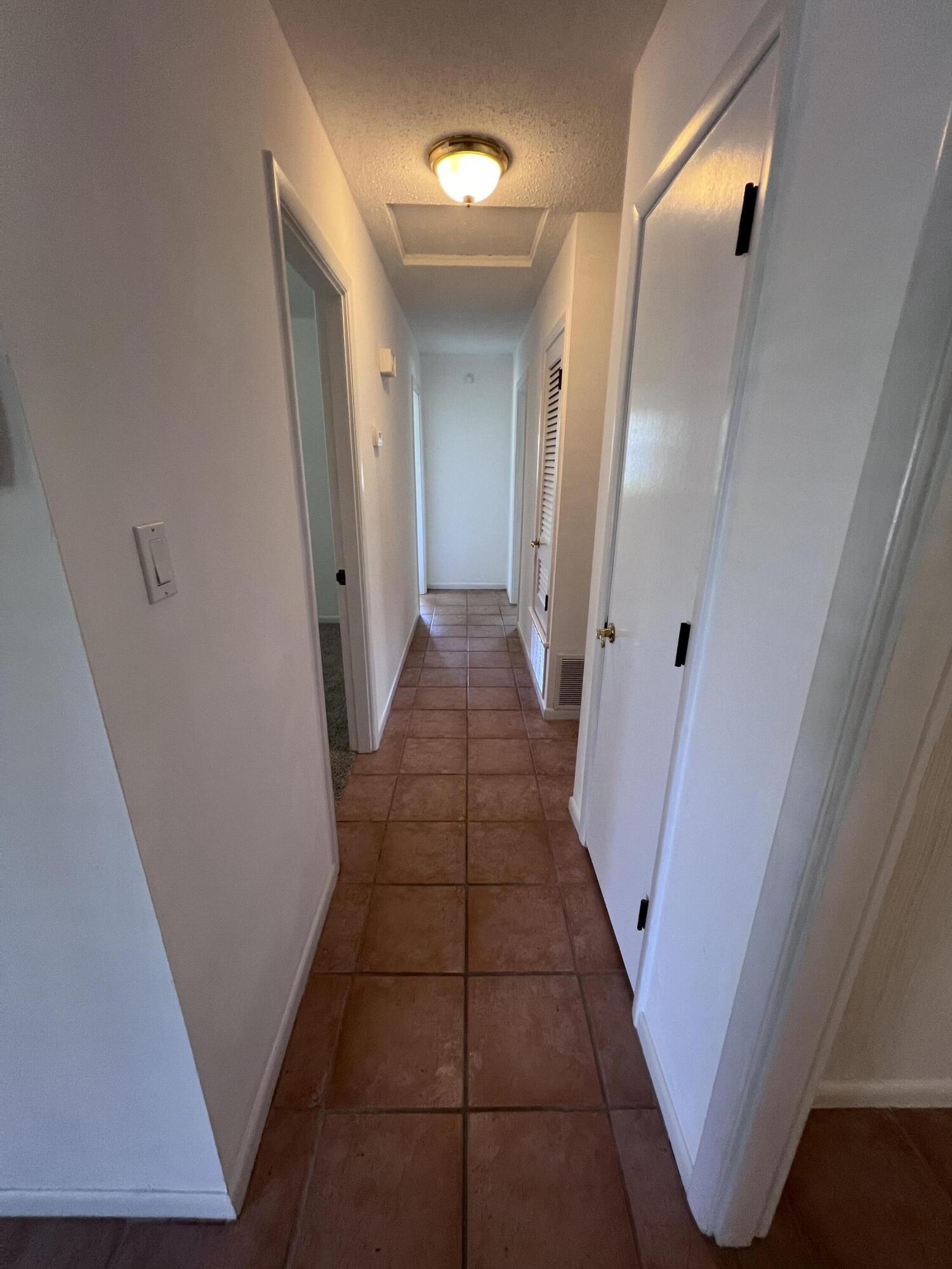 BAYSHORE PARK #3 LOT 5 BLK E - Residential Lease