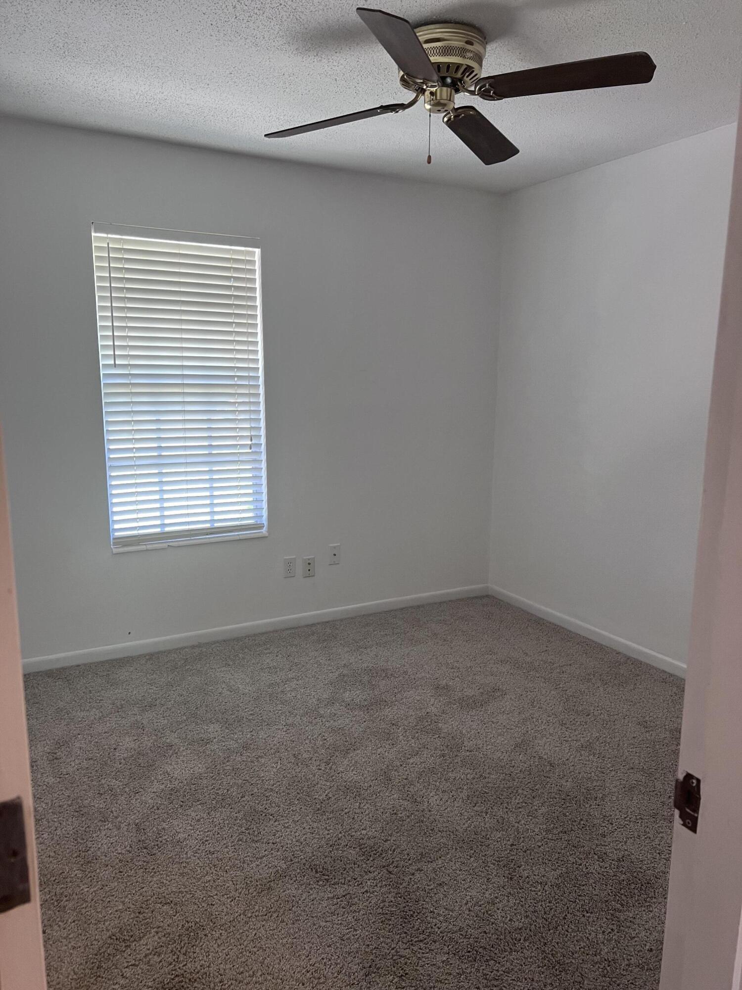 BAYSHORE PARK #3 LOT 5 BLK E - Residential Lease