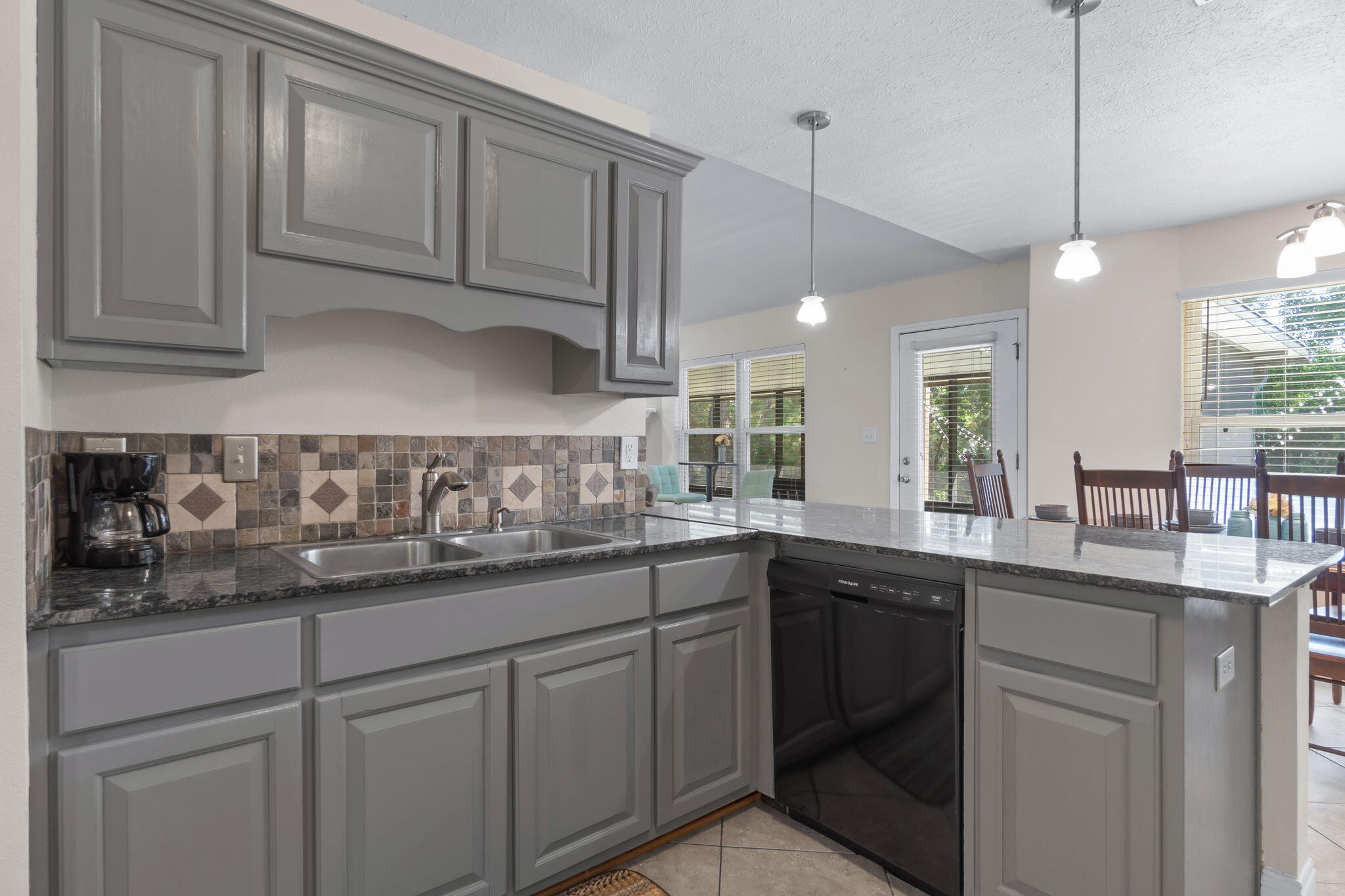 HOLLEY BY THE SEA - Residential