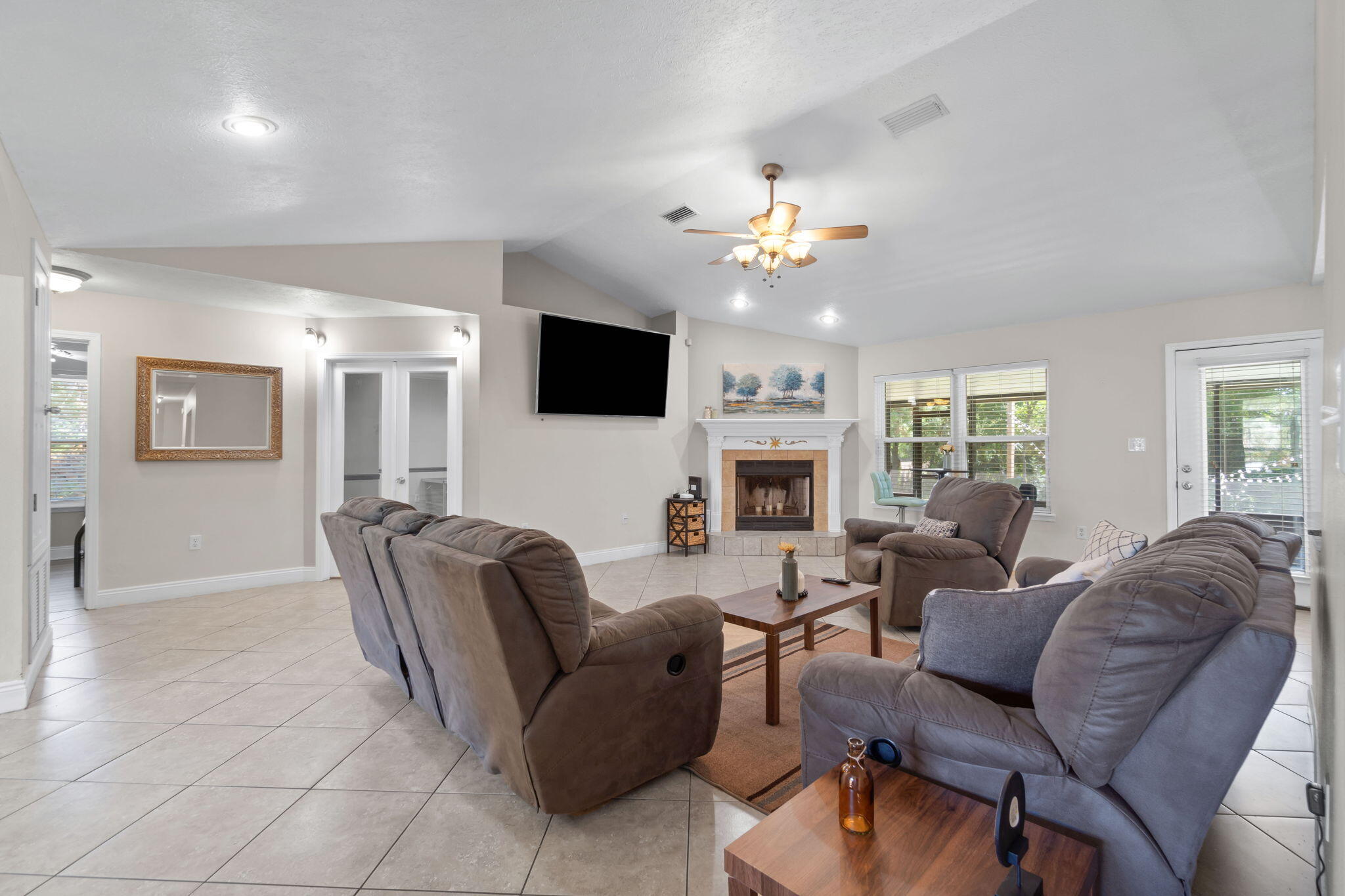 HOLLEY BY THE SEA - Residential