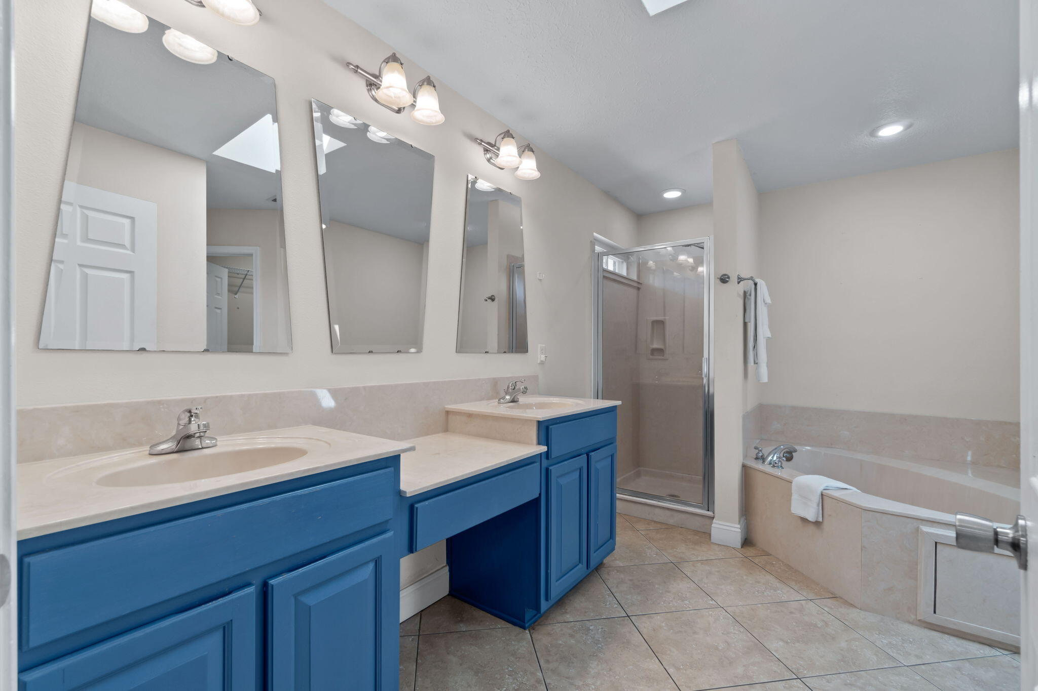 HOLLEY BY THE SEA - Residential