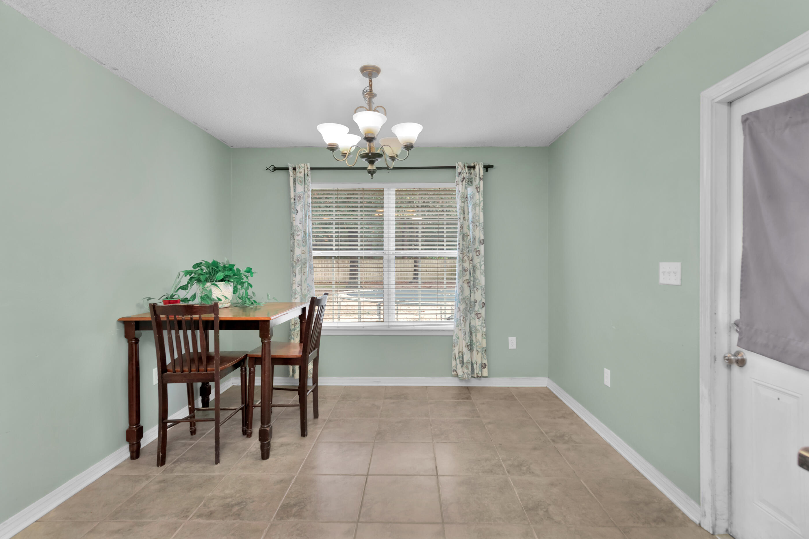 GARDEN CITY - Residential