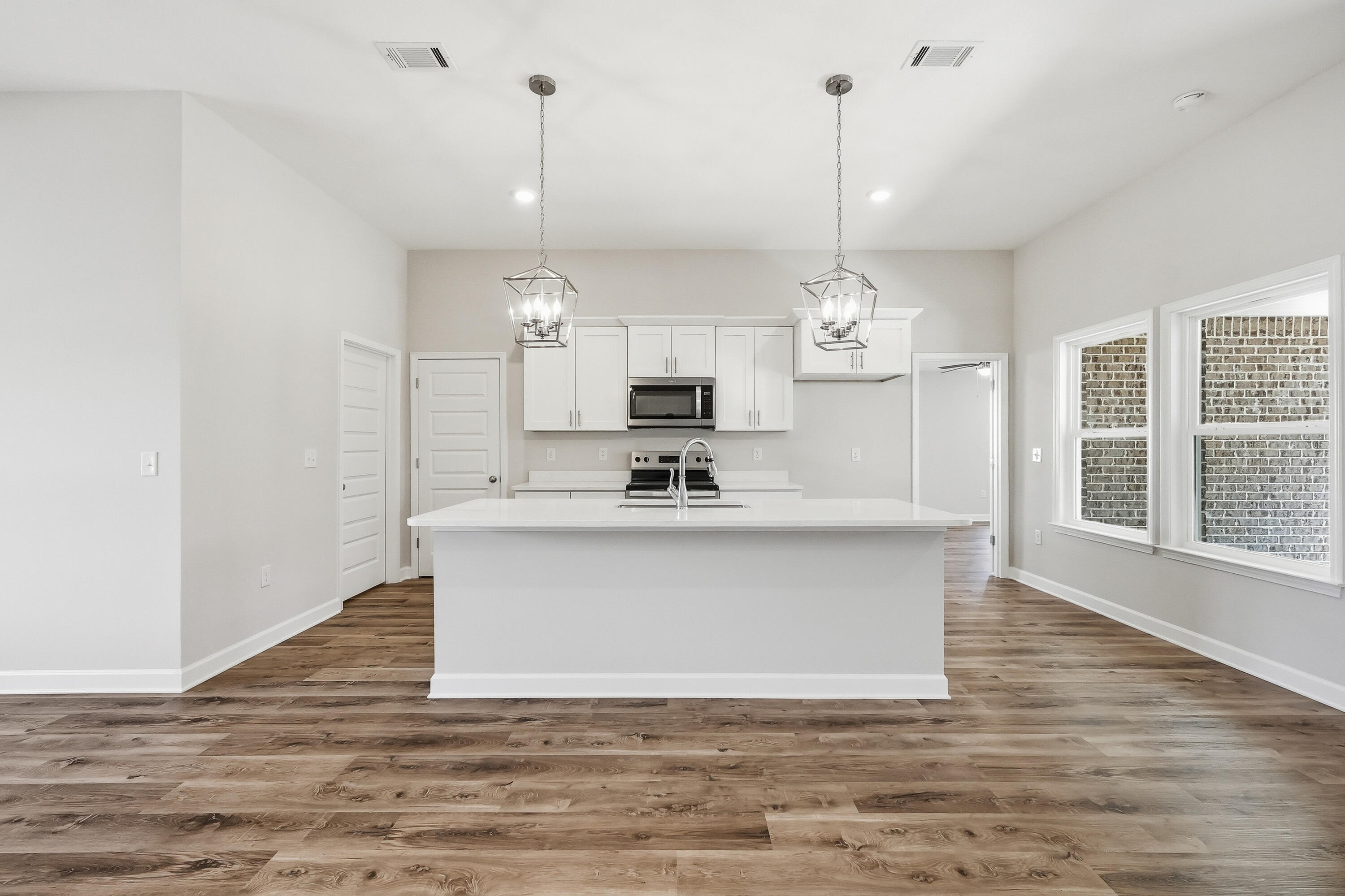 SOUTHERN DAY CHATEAU - Residential