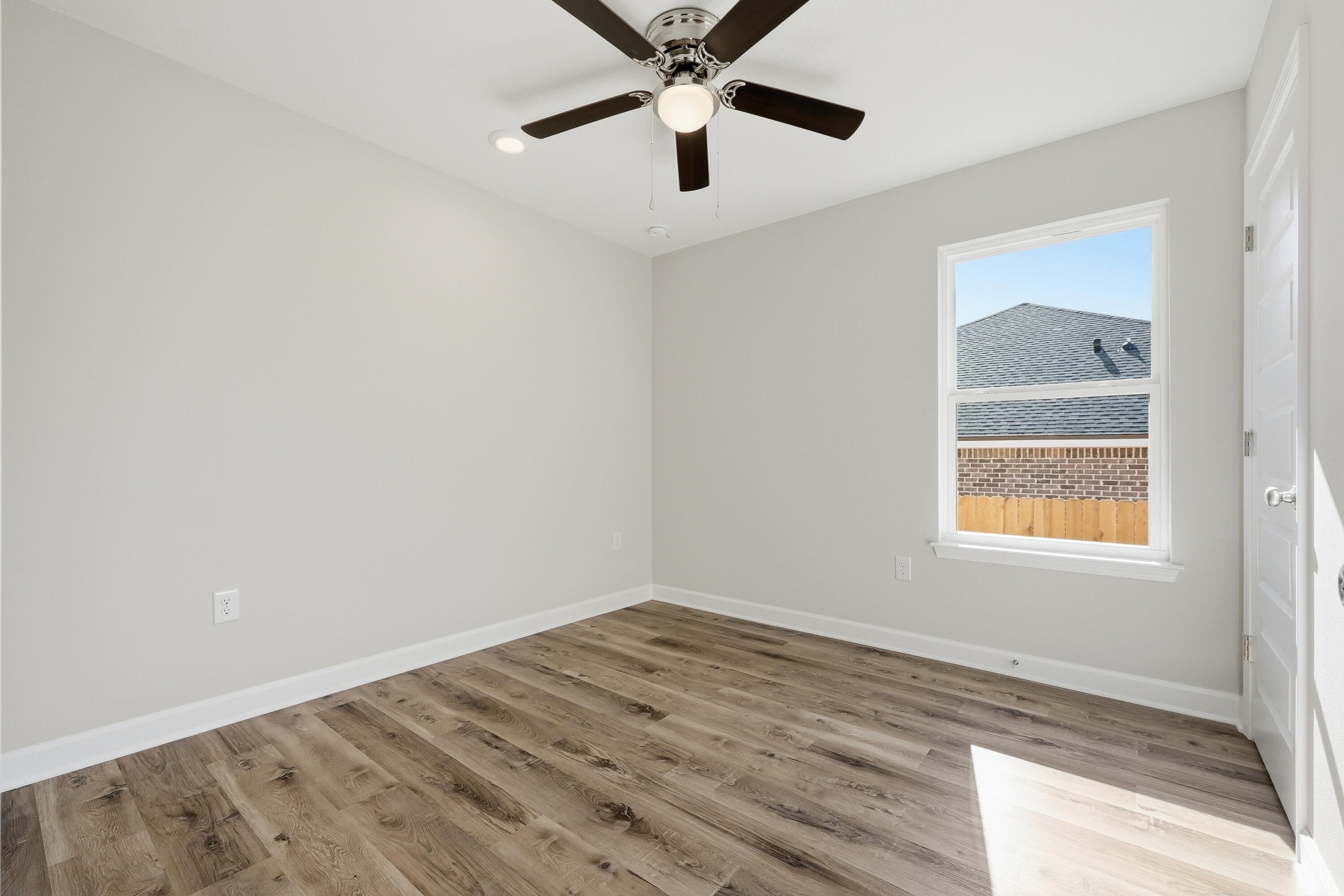 SOUTHERN DAY CHATEAU - Residential