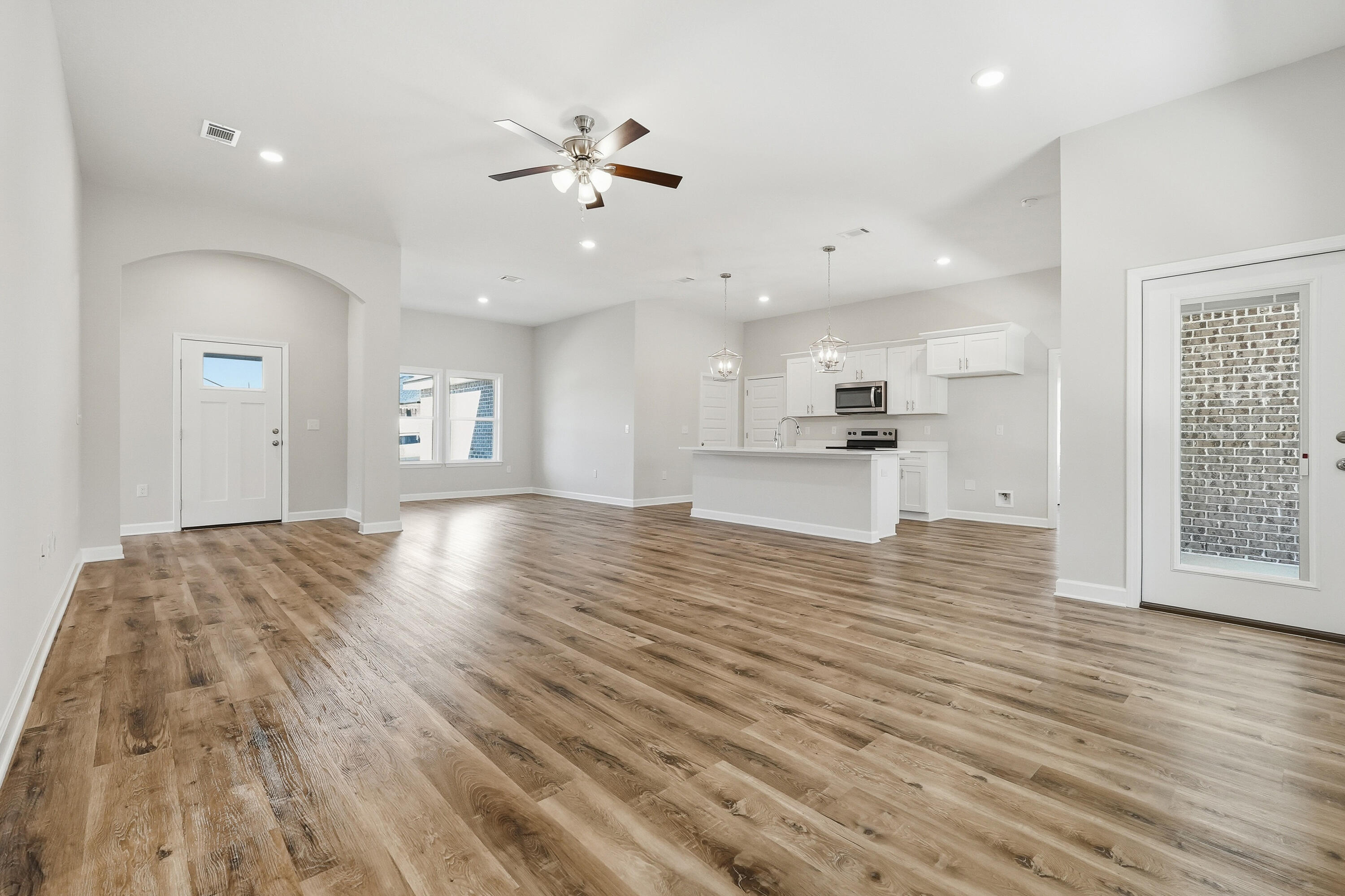 SOUTHERN DAY CHATEAU - Residential