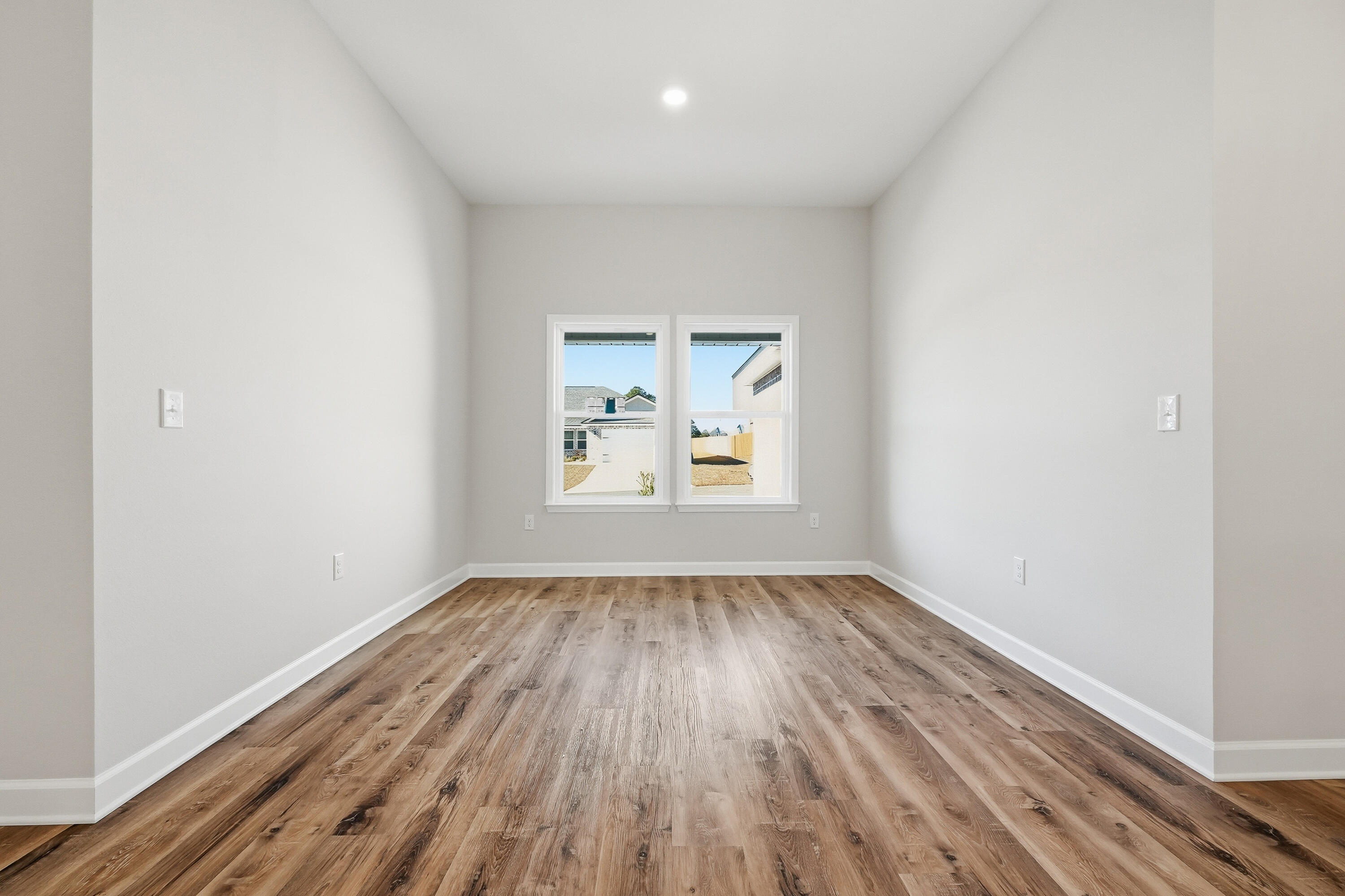 SOUTHERN DAY CHATEAU - Residential