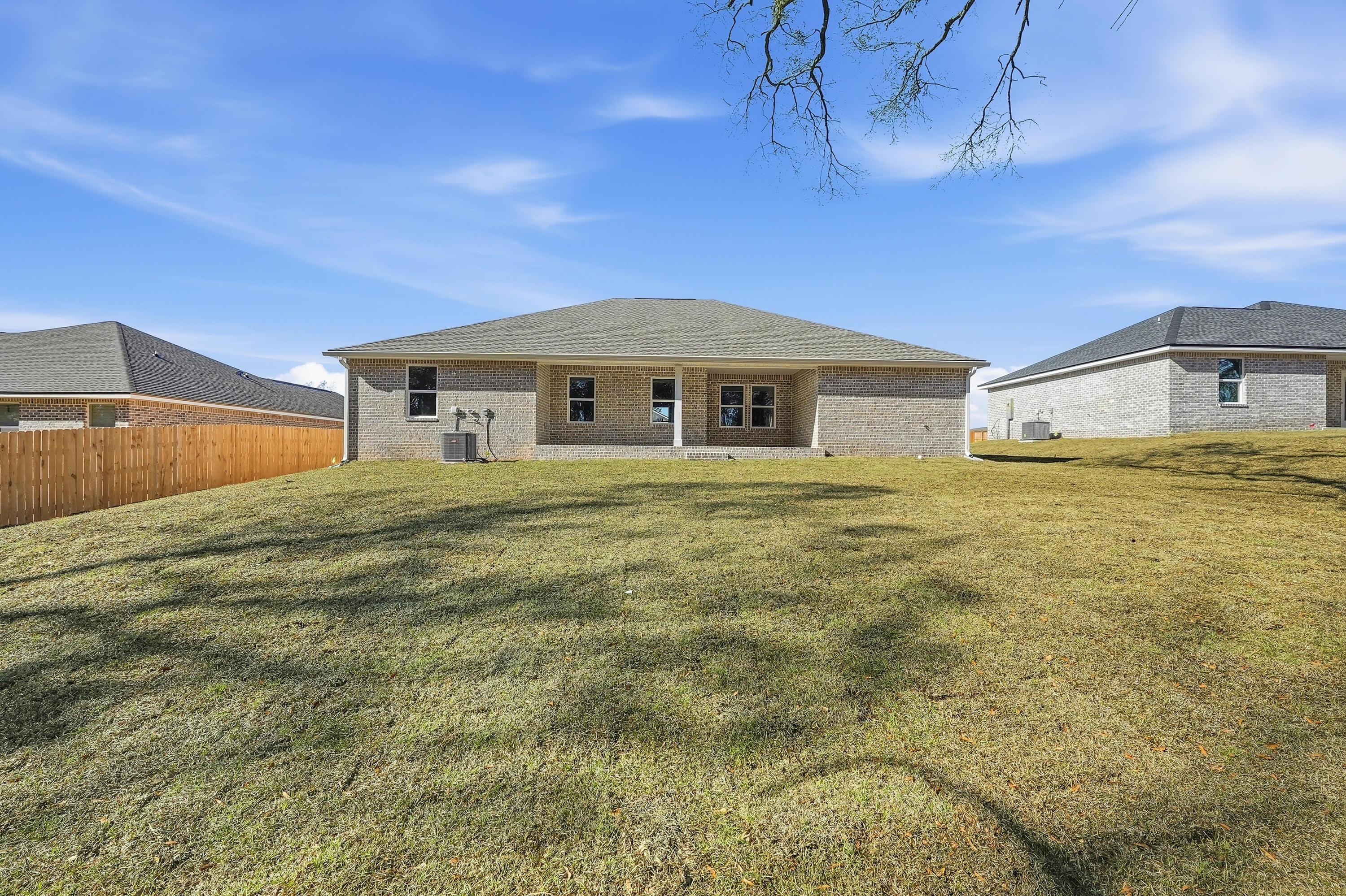 SOUTHERN DAY CHATEAU - Residential