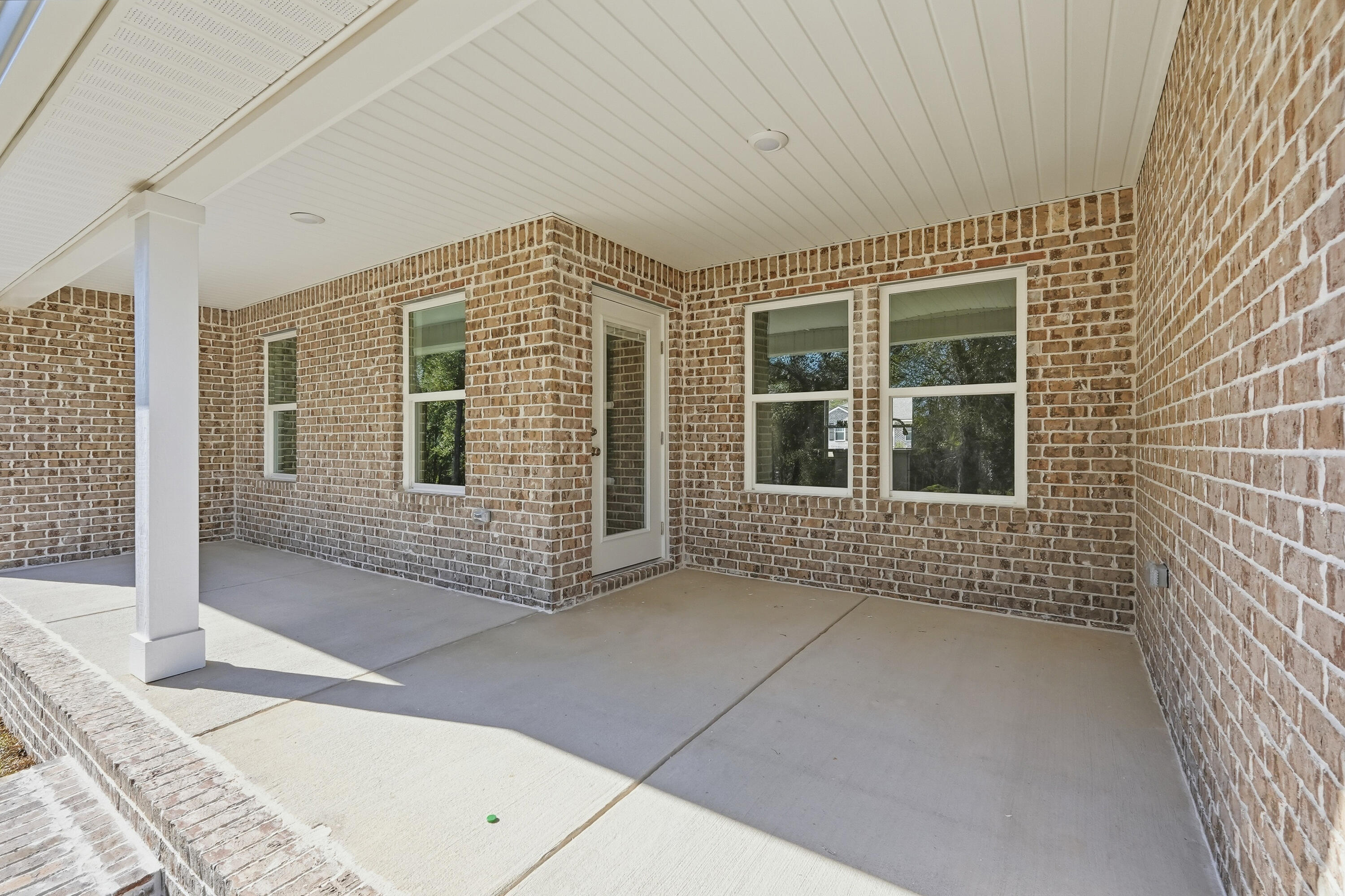 SOUTHERN DAY CHATEAU - Residential