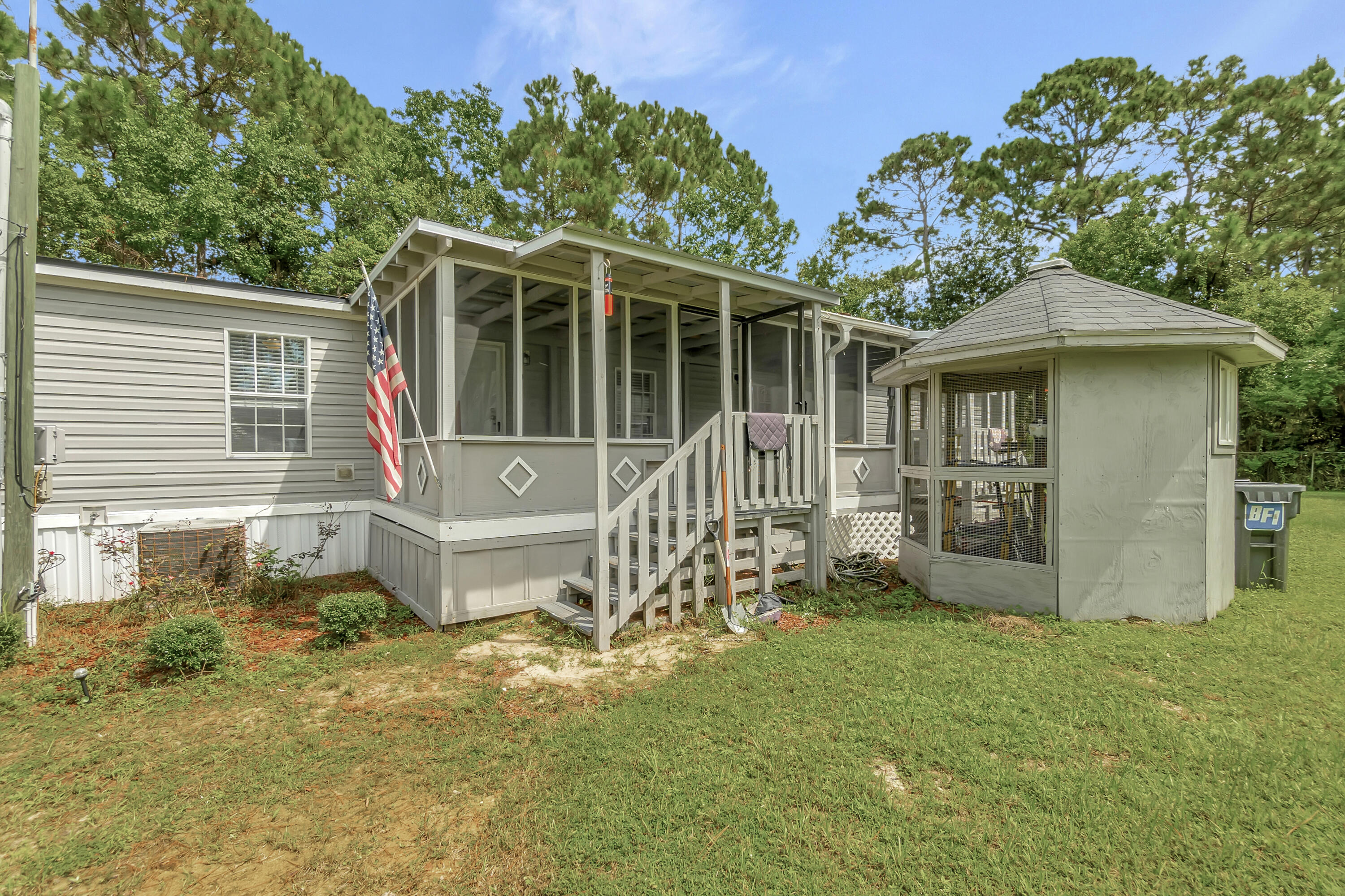 CRESCENT SHORES - Residential