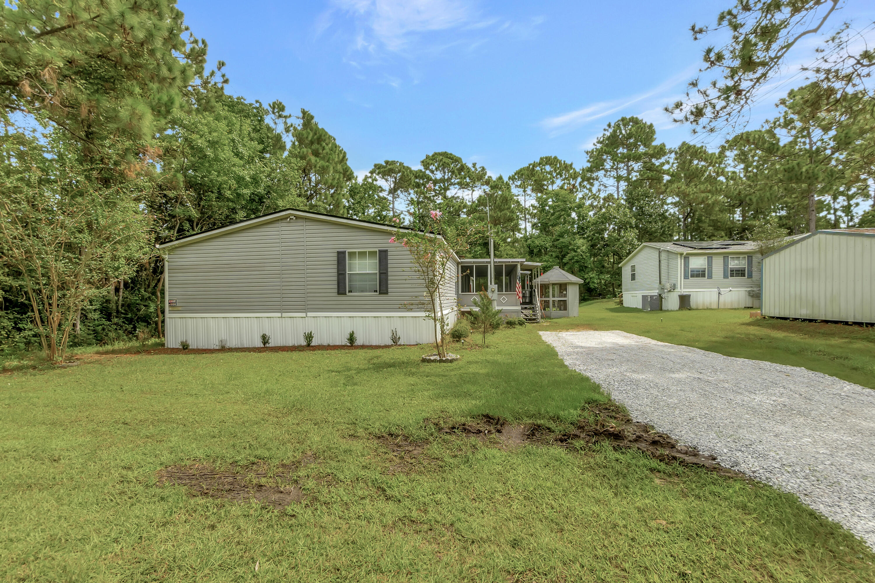 CRESCENT SHORES - Residential