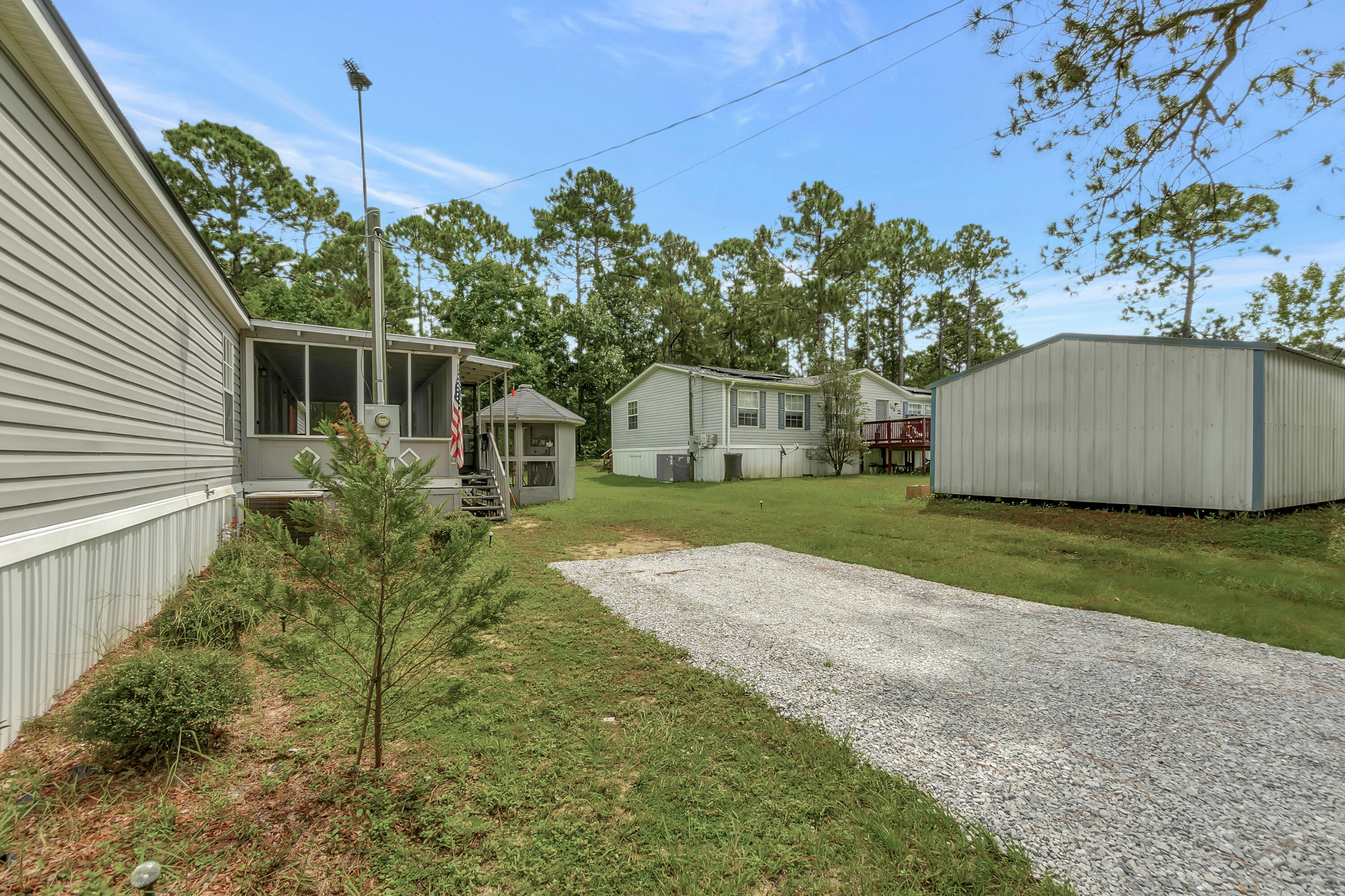 CRESCENT SHORES - Residential