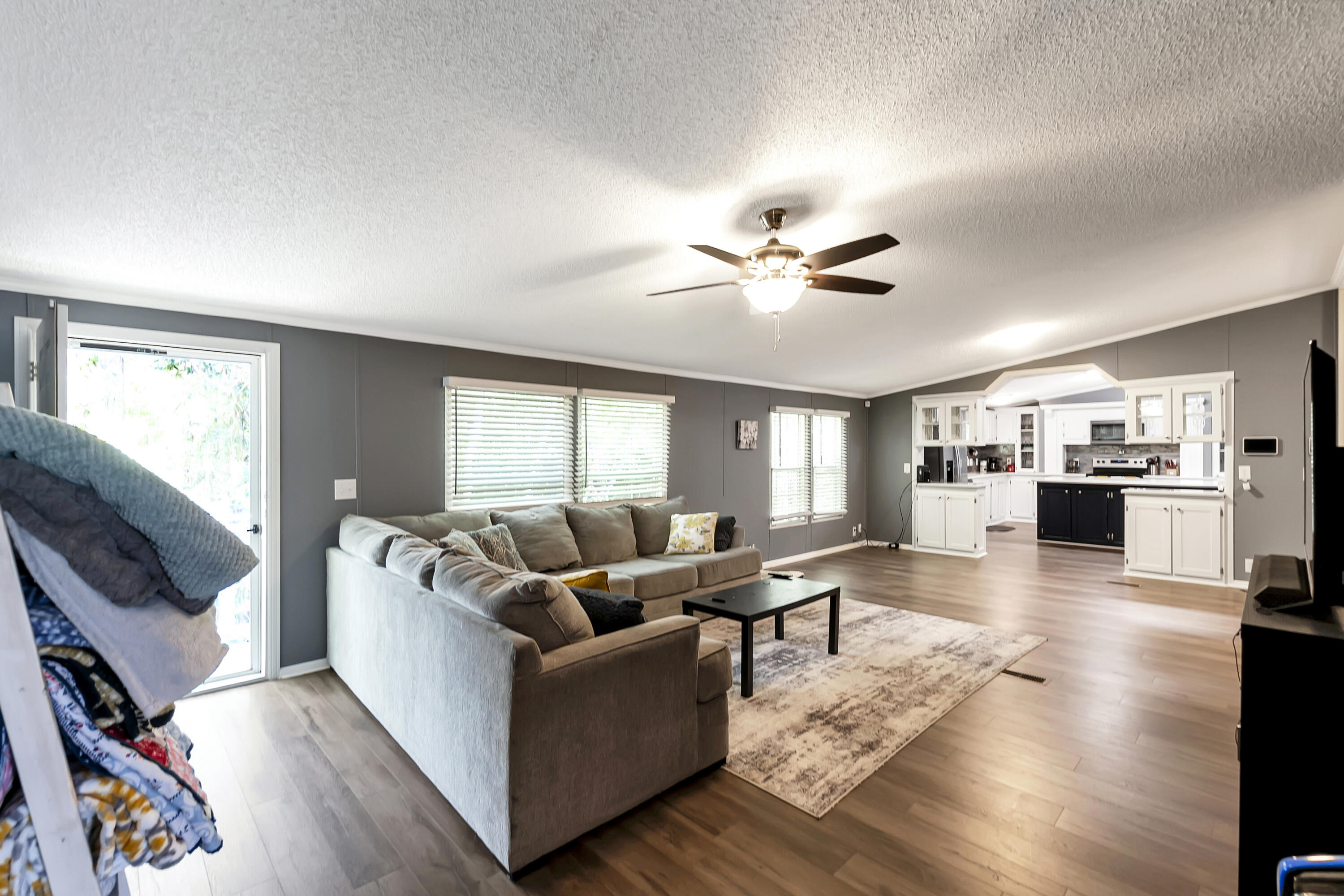 CRESCENT SHORES - Residential