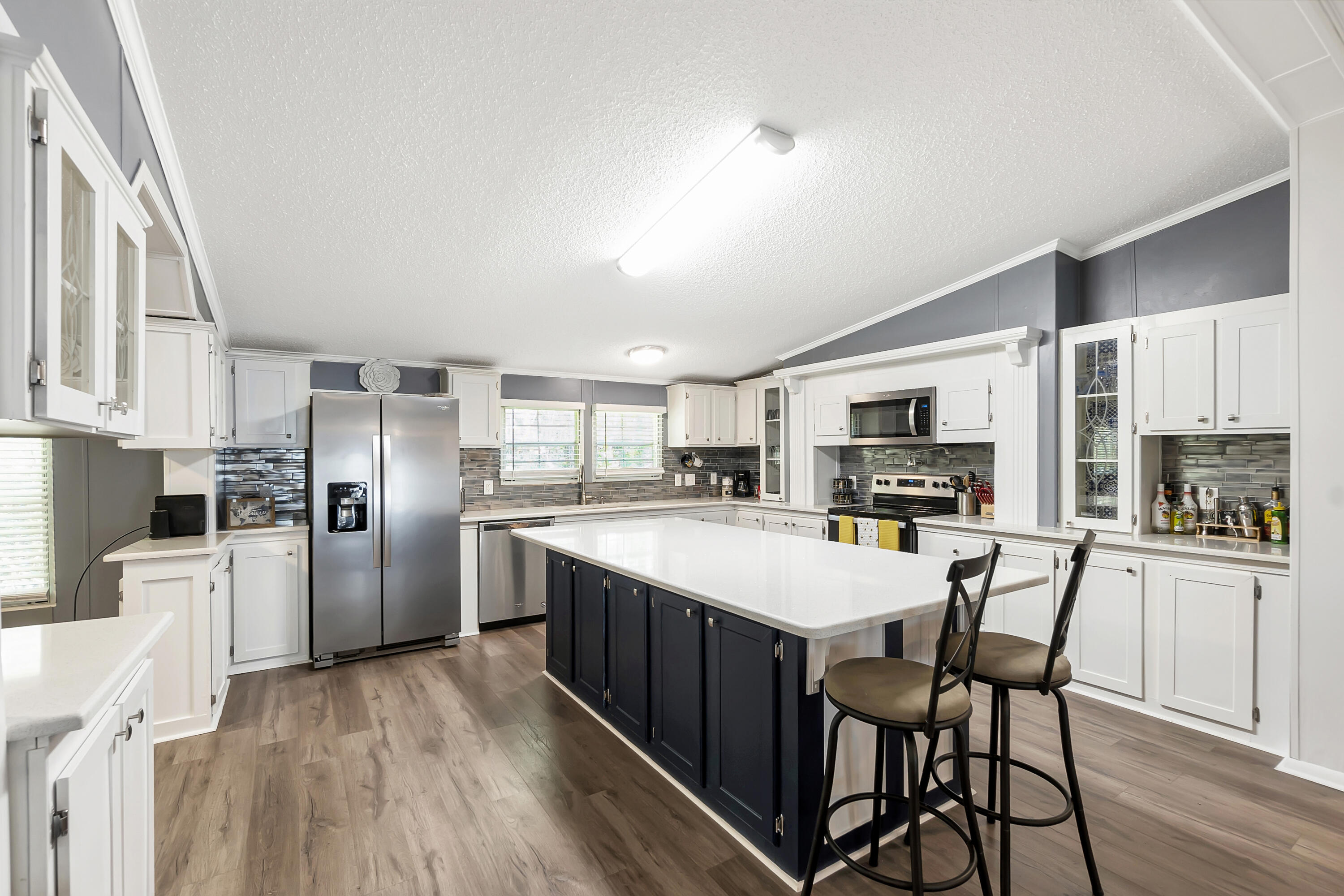 CRESCENT SHORES - Residential