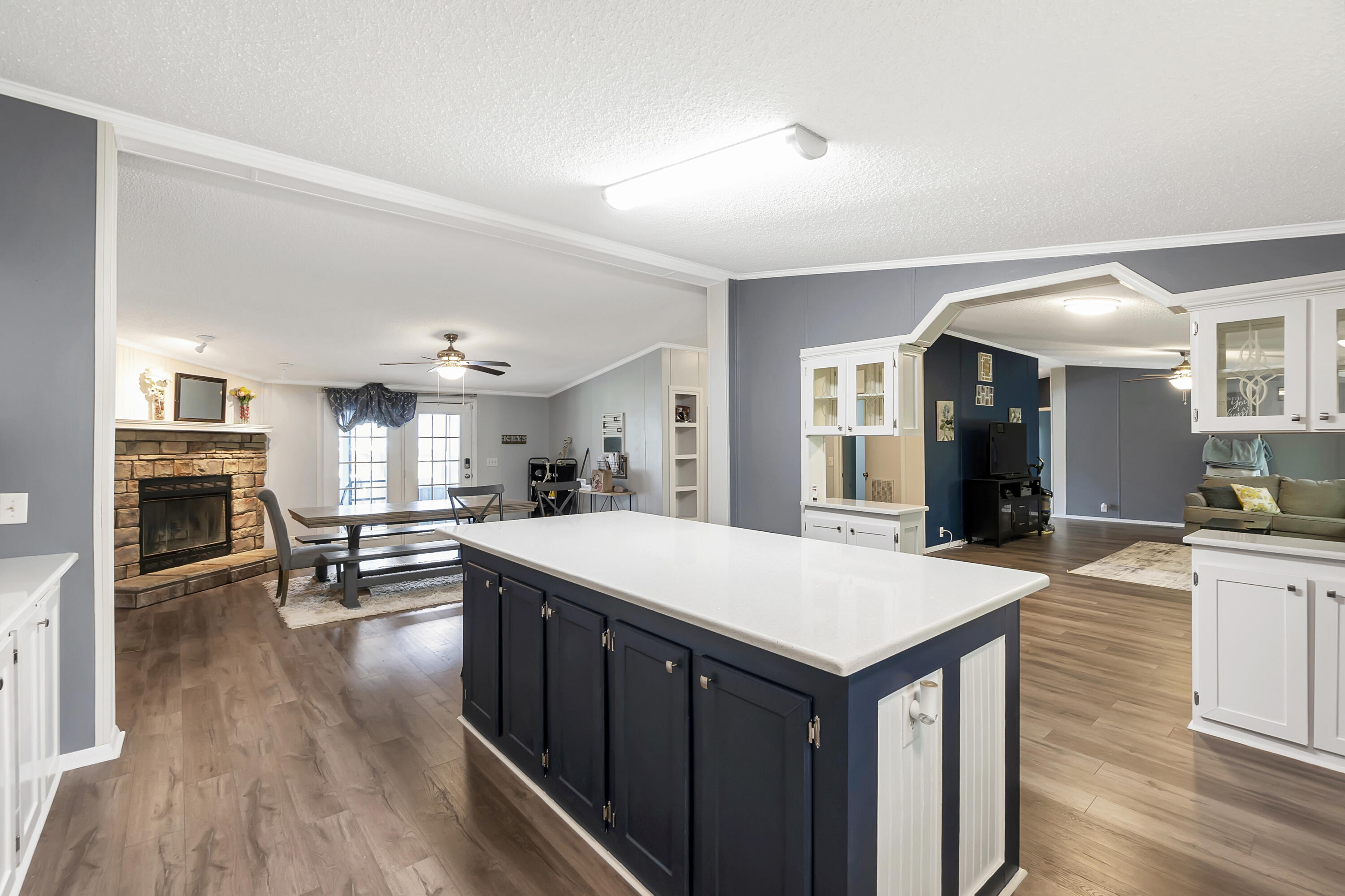 CRESCENT SHORES - Residential