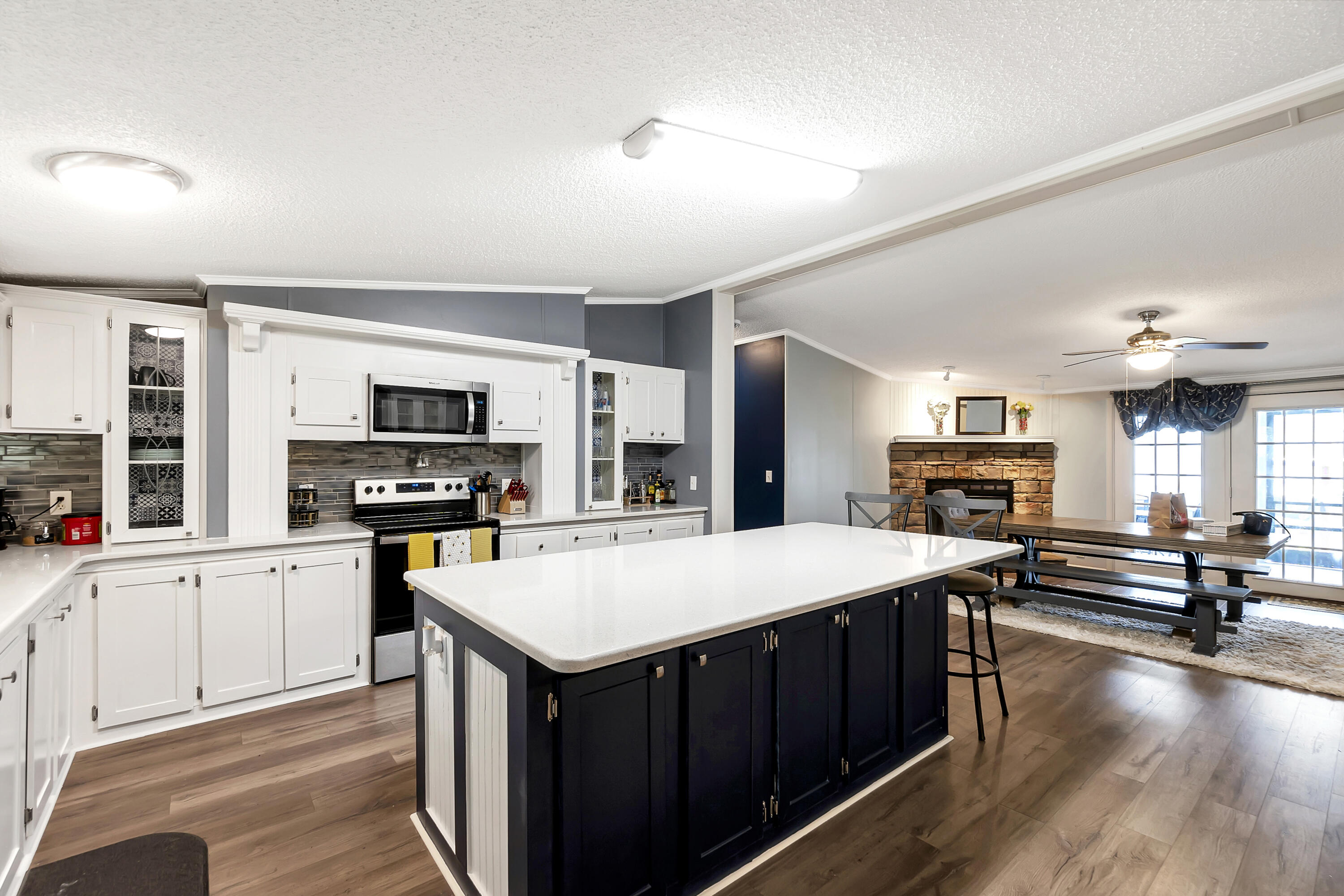 CRESCENT SHORES - Residential
