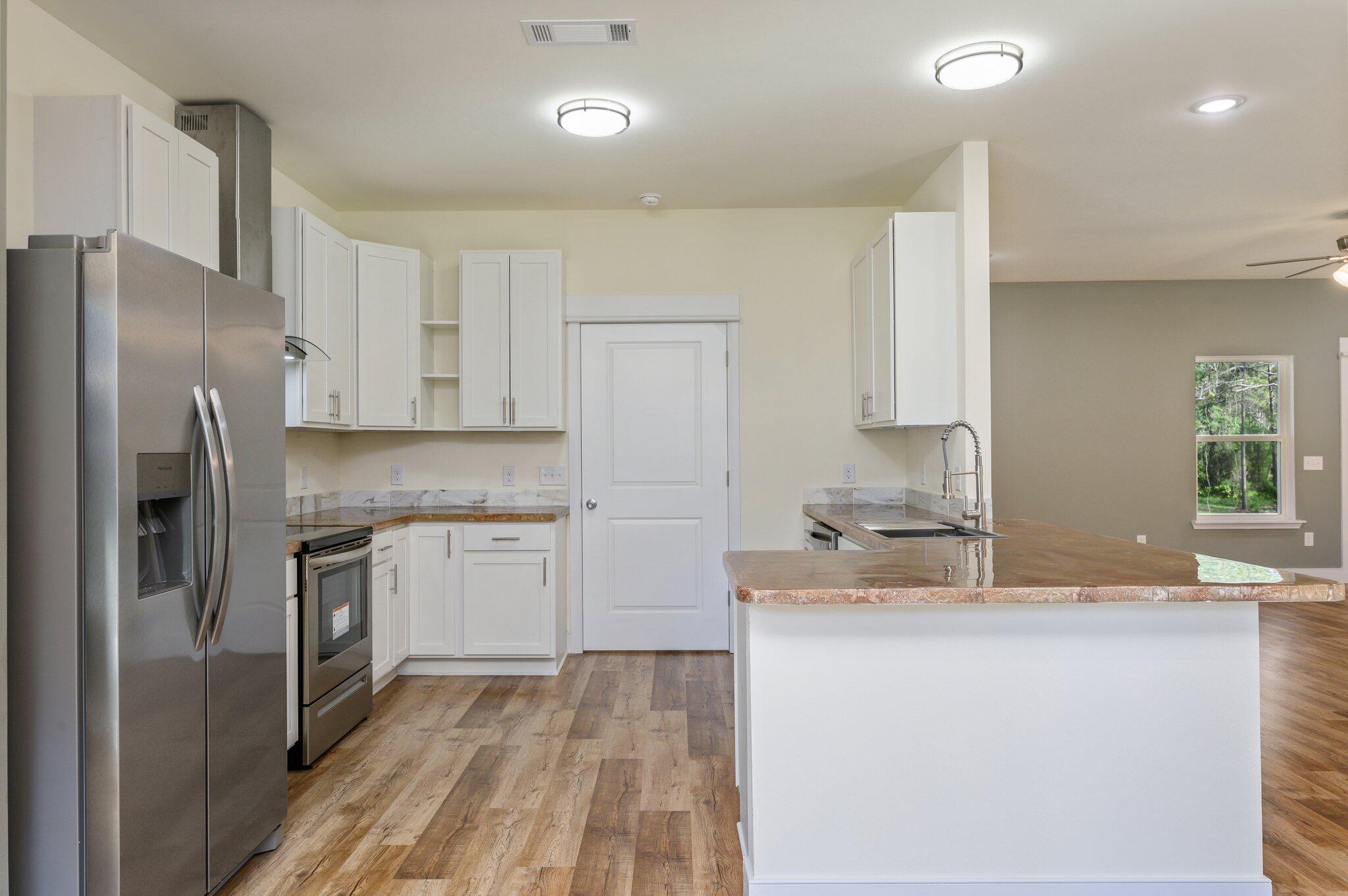 TEN LAKES ESTATES - Residential