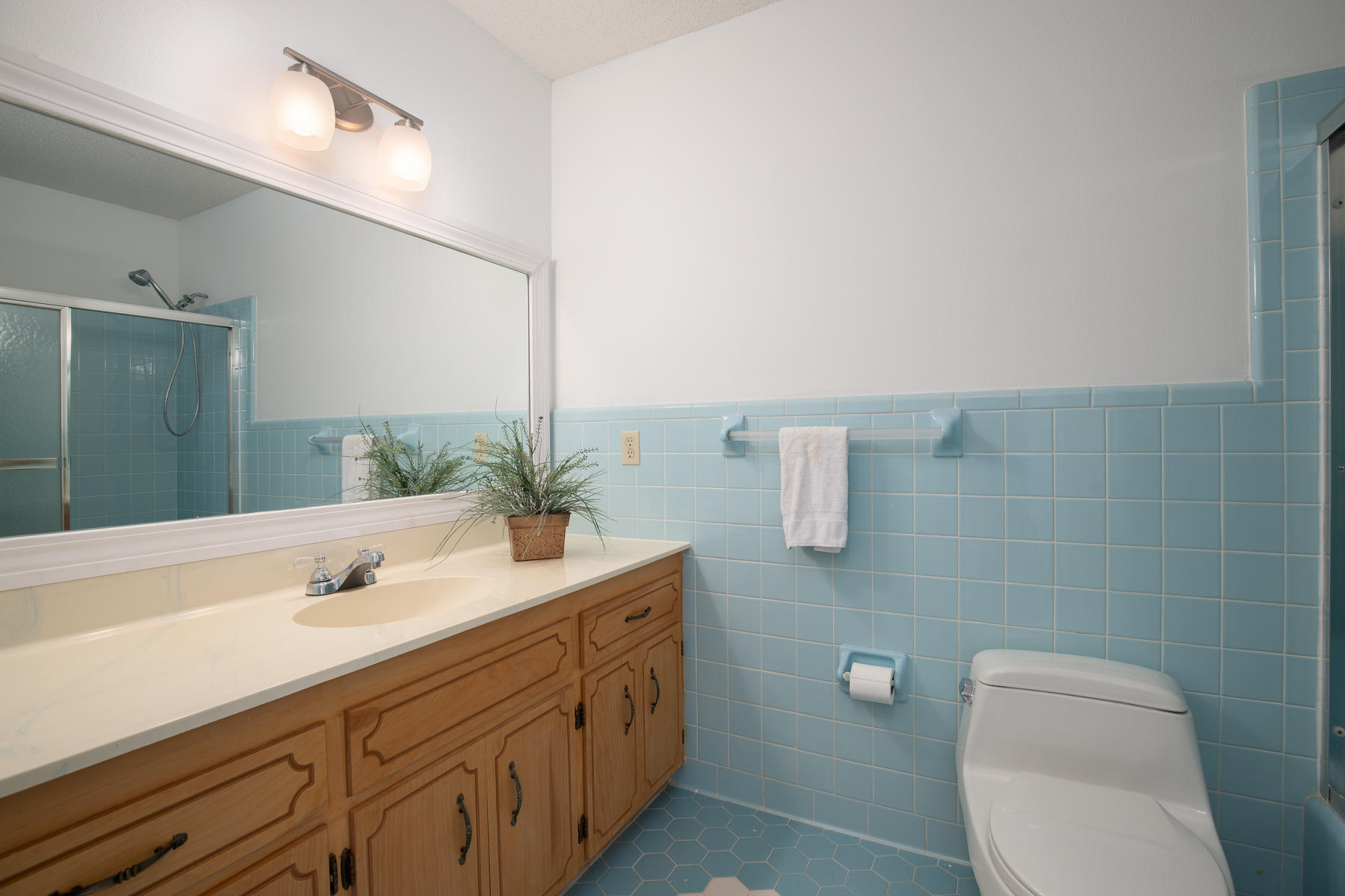 CRESCENT SHORES - Residential