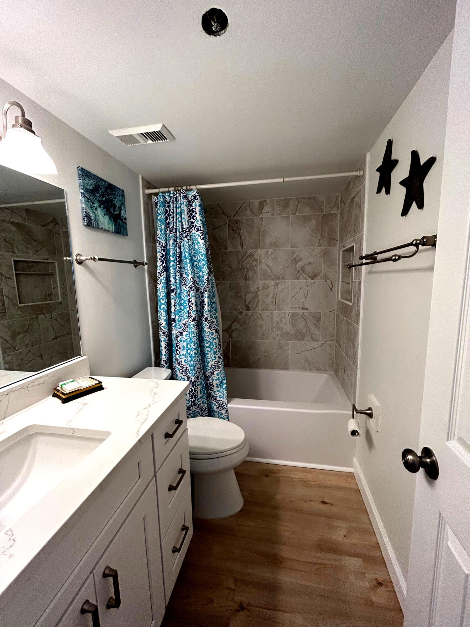 EMERALD TOWERS - Residential