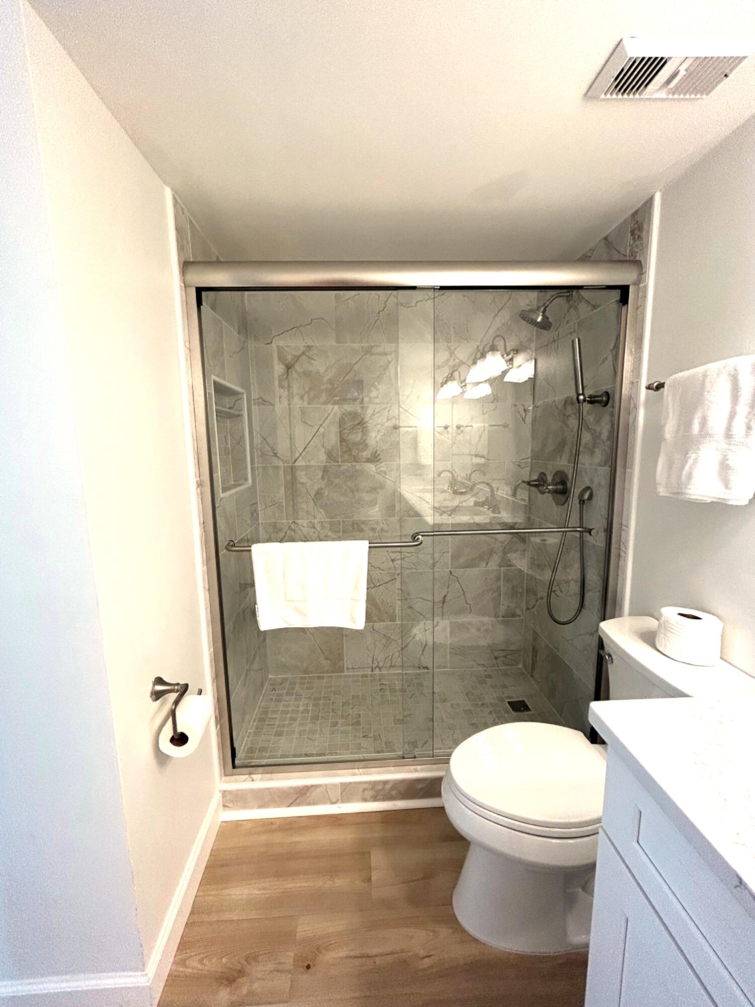 EMERALD TOWERS - Residential